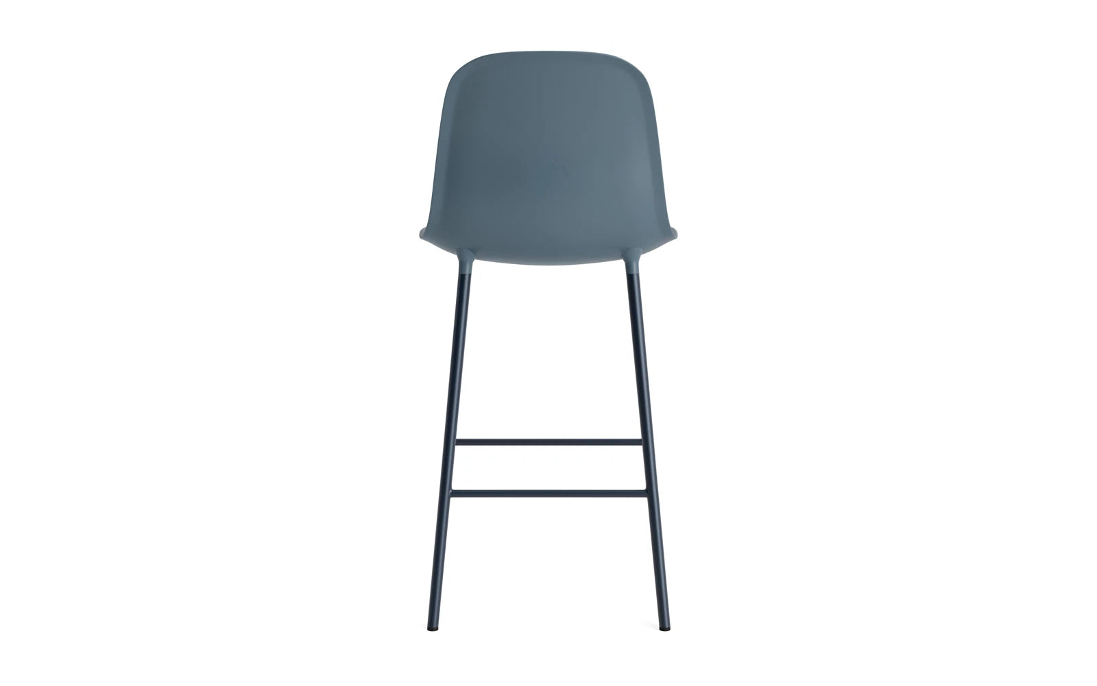 Erleben Sie den Form Barstuhl von Normann Copenhagen – stilvolles Design trifft auf höchsten Komfort, ideal für Ihre Bar oder Küche.