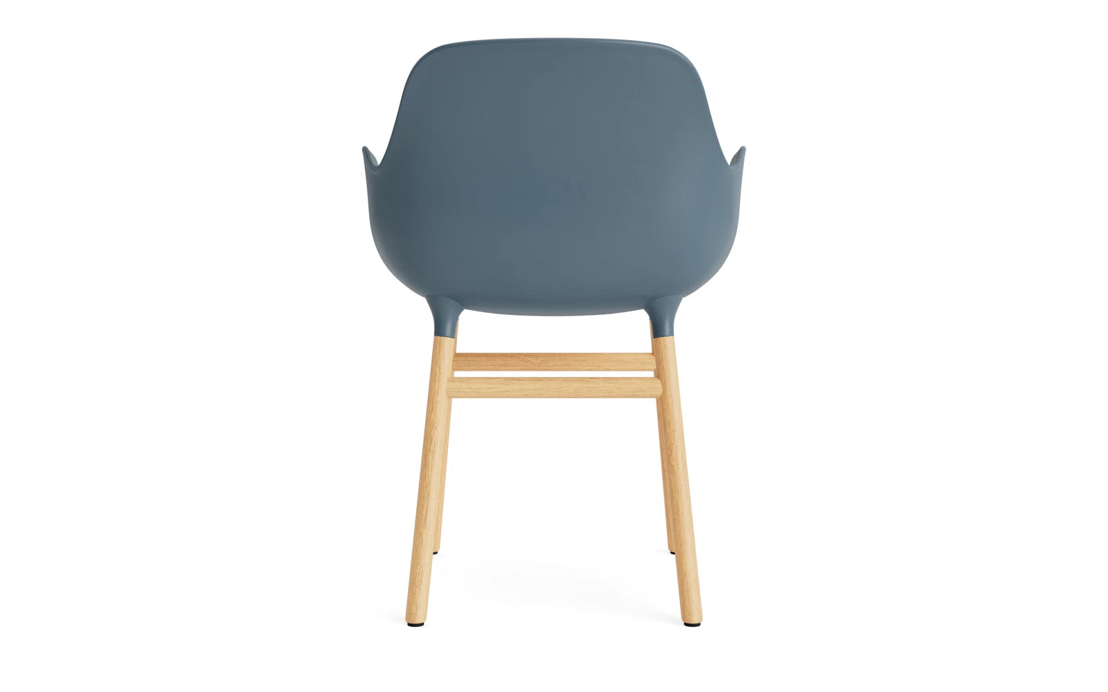 Eleganter Form Armlehnstuhl von Normann Copenhagen, der mit seinem stilvollen Design und komfortablen Armlehnen überzeugt. Ideal für stilvolle Wohnräume.