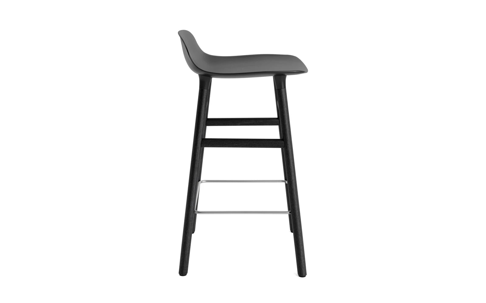 Moderner Form Barhocker von Normann Copenhagen, der durch seine schlichte Eleganz und bequeme Sitzfläche besticht und jeden Barbereich aufwertet.