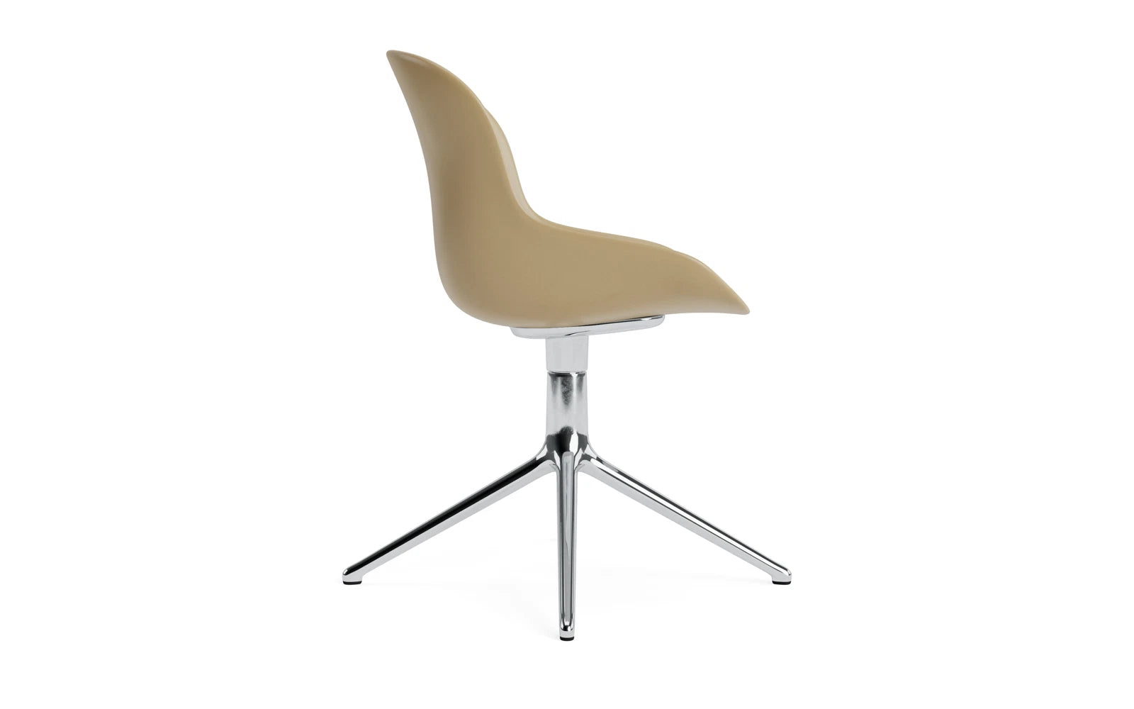 Entdecken Sie den Hyg Drehsessel Aluminium Sand von Normann Copenhagen – ein stilvolles Möbelstück, das Gemütlichkeit und modernes Design perfekt kombiniert.