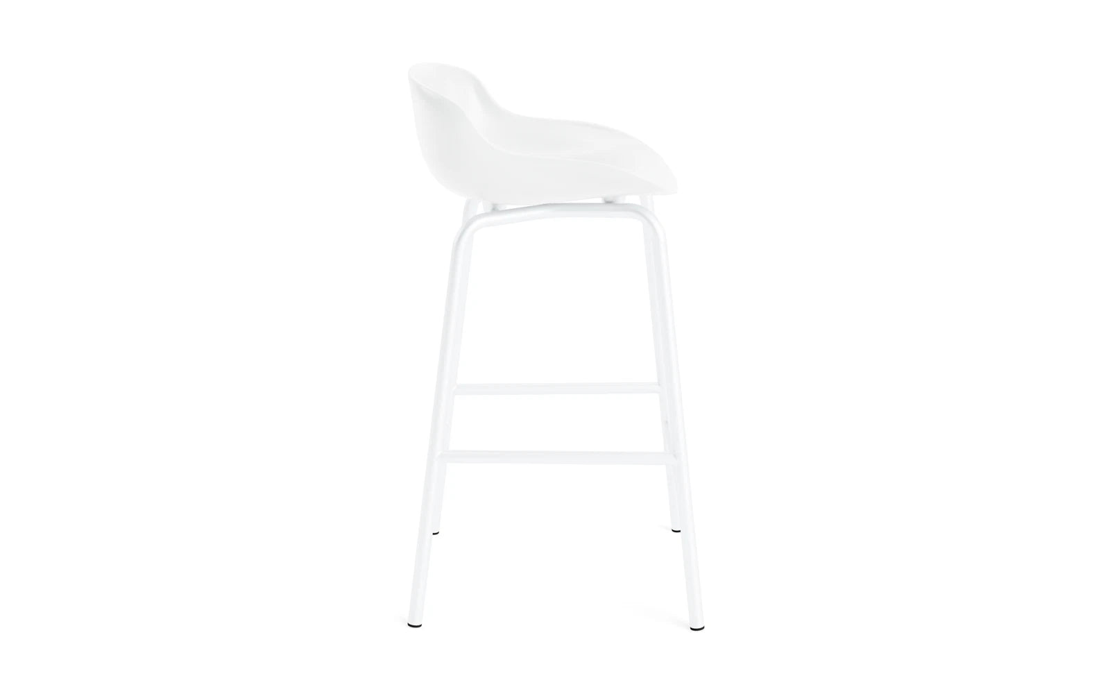 Stylischer Hyg Barhocker von Normann Copenhagen, 65 cm hoch, aus langlebigem Stahl, ideal für stilvolle Bars und zeitgemäße Wohnräume.