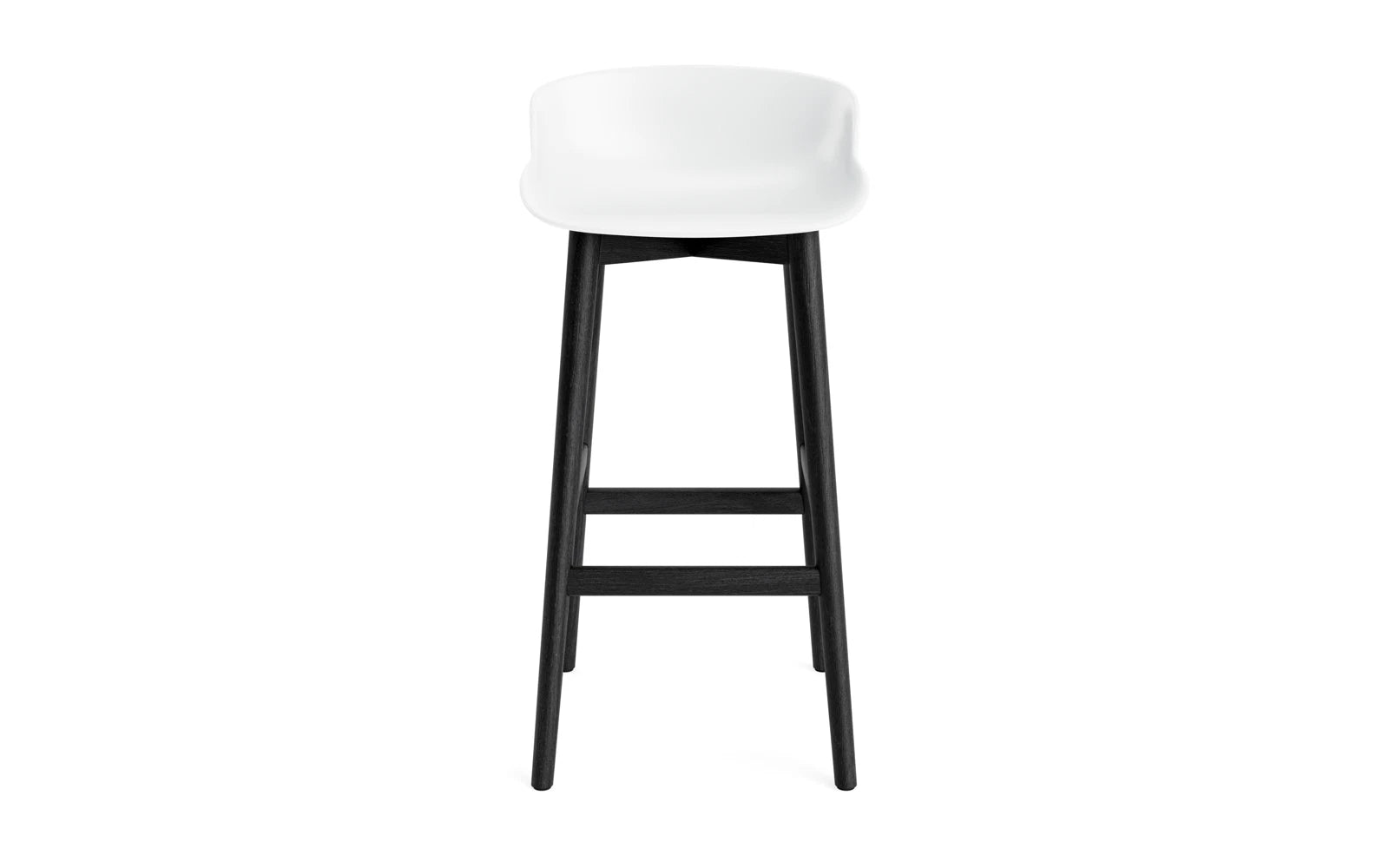 Erleben Sie den Hyg Barhocker 75 cm von Normann Copenhagen: Ein stilvoller Barhocker aus schwarzer Eiche mit weißem Sitz, perfekt für gemütliche Räume.