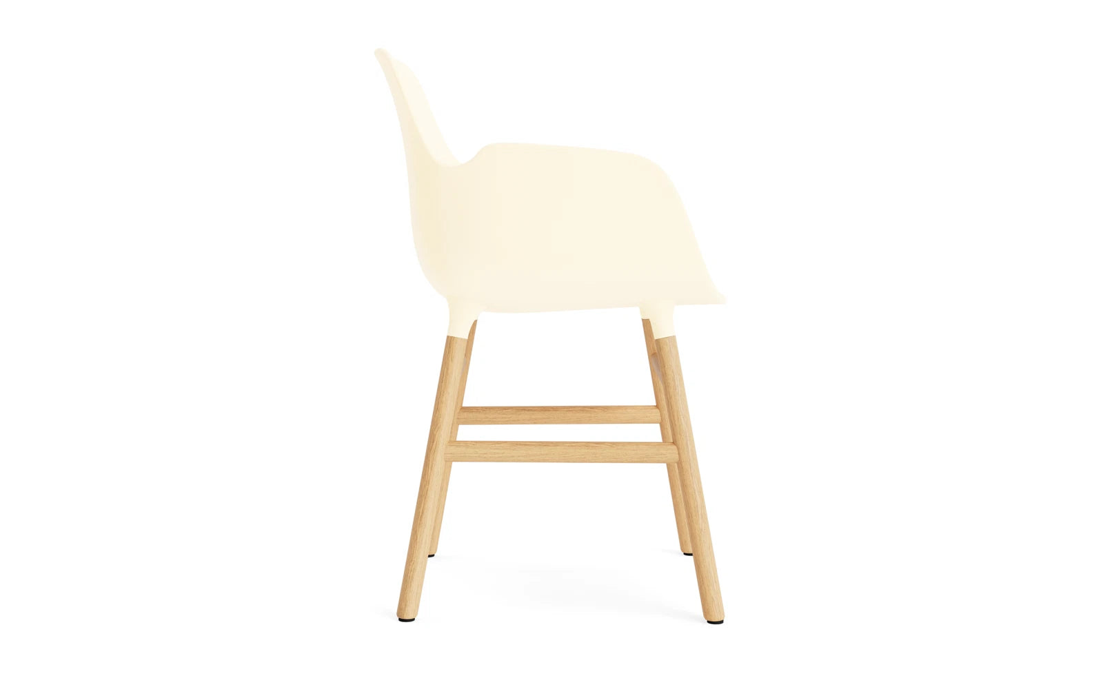 Moderner Lehnstuhl in Eiche Creme von Normann Copenhagen, perfekt für komfortable Entspannung und stilvolle Akzente in jedem Raum.