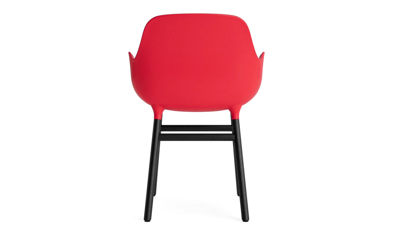 Der Form Lehnstuhl von Normann Copenhagen in leuchtendem Rot und stilvollem Schwarz – ein zeitgemäßes Möbelstück für jeden Raum.