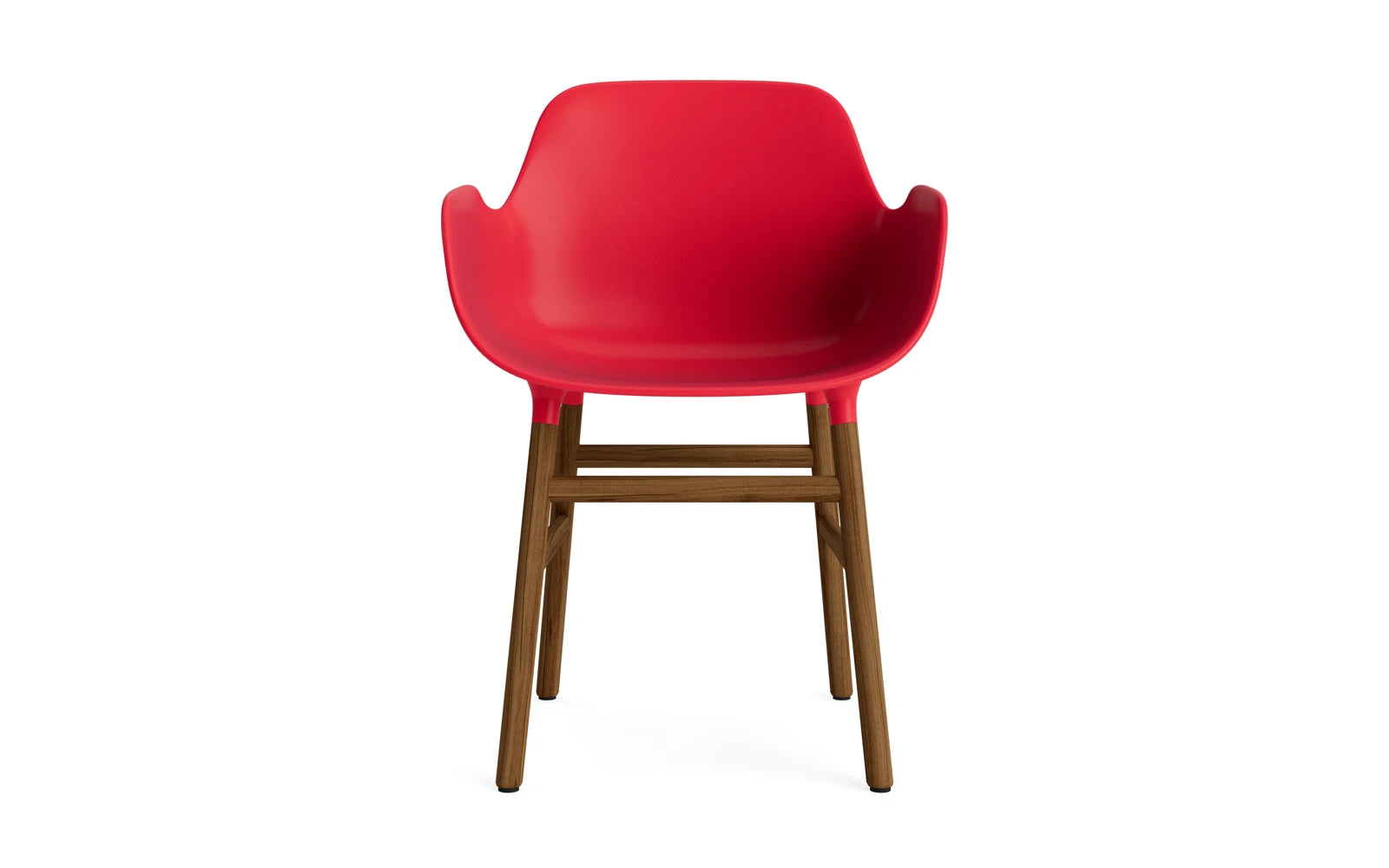 Erleben Sie den Form Lehnstuhl in strahlendem Rot und edlem Walnuss – ein modernes Möbelstück, das Eleganz und Funktionalität perfekt kombiniert.