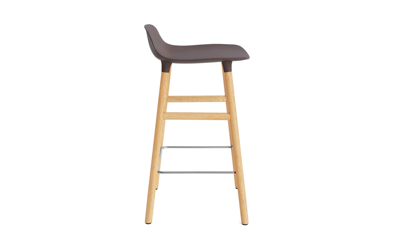 Entdecken Sie den Form Barstuhl 65 cm in braun/Eiche von Normann Copenhagen – ein stilvolles Möbelstück, das modernes Design und hohe Funktionalität perfekt kombiniert.