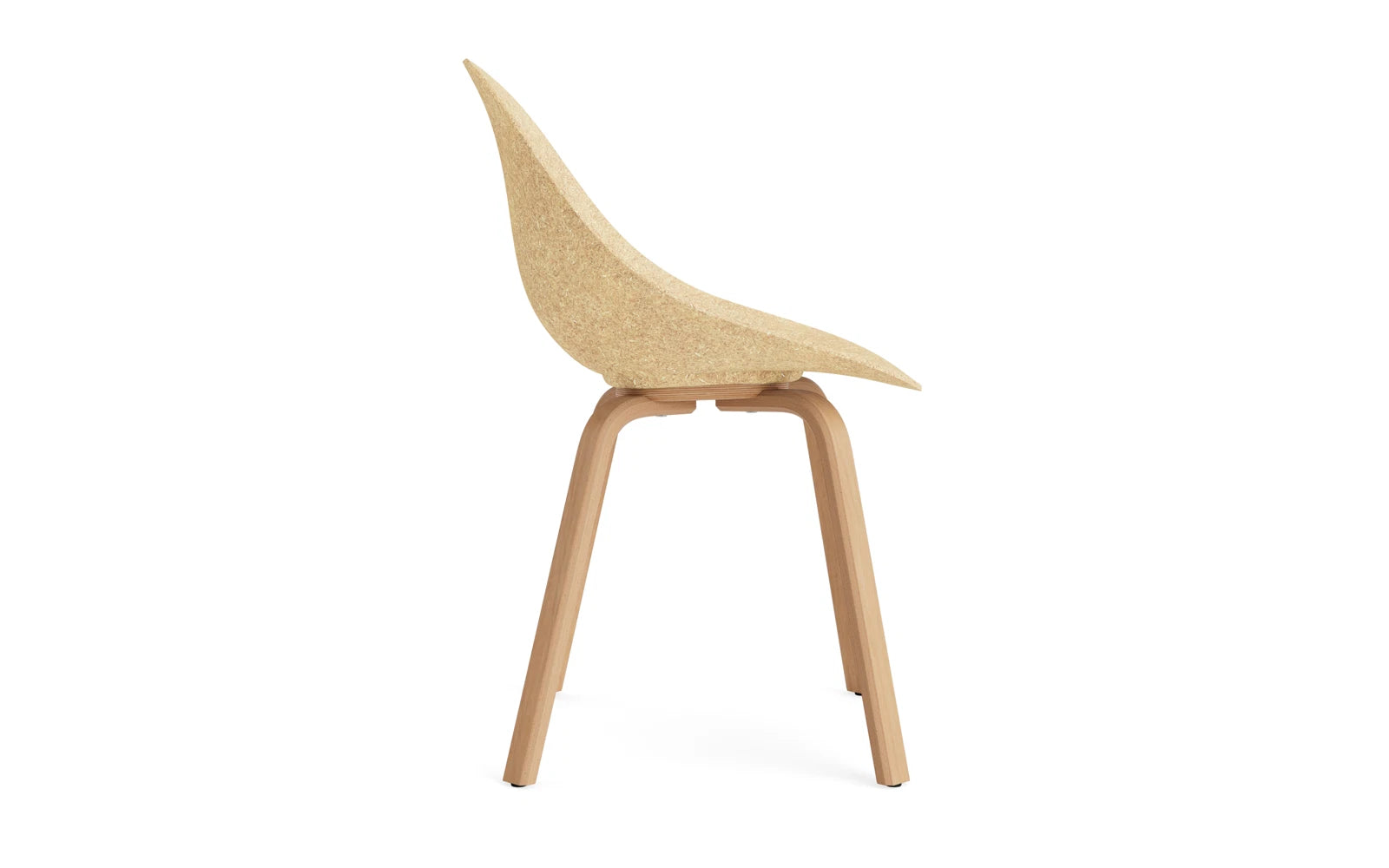 Moderner Mat Stuhl aus hochwertigem Buchenholz von Normann Copenhagen, perfekt für zeitgemäße Innenräume und geschmackvolle Akzente.