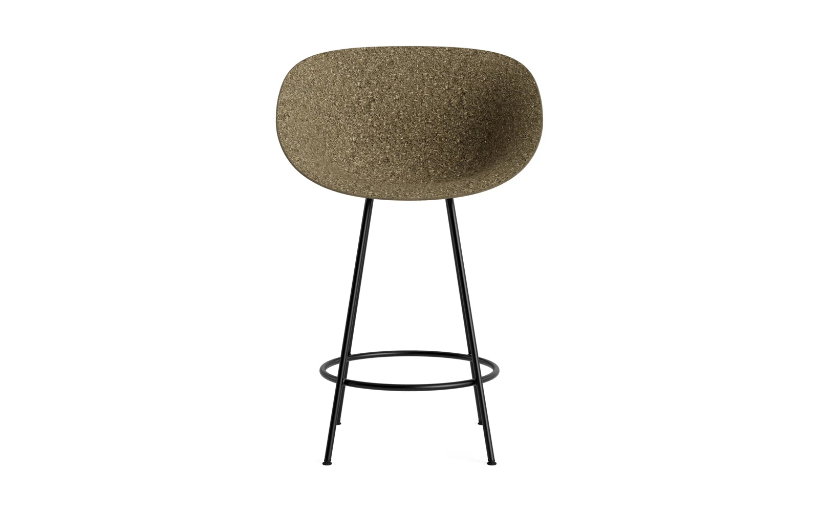 Eleganter Mat Barstuhl mit Armlehne von Normann Copenhagen, gefertigt aus robustem schwarzem Stahl und natürlichem Seegras für modernes Ambiente.