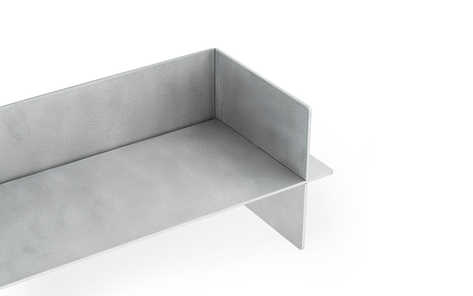 Entdecken Sie das Alu Regal 80 cm von Normann Copenhagen – ein stilvolles Wandregal, das modernes Design und Funktionalität vereint. Ideal für jedes Zuhause!