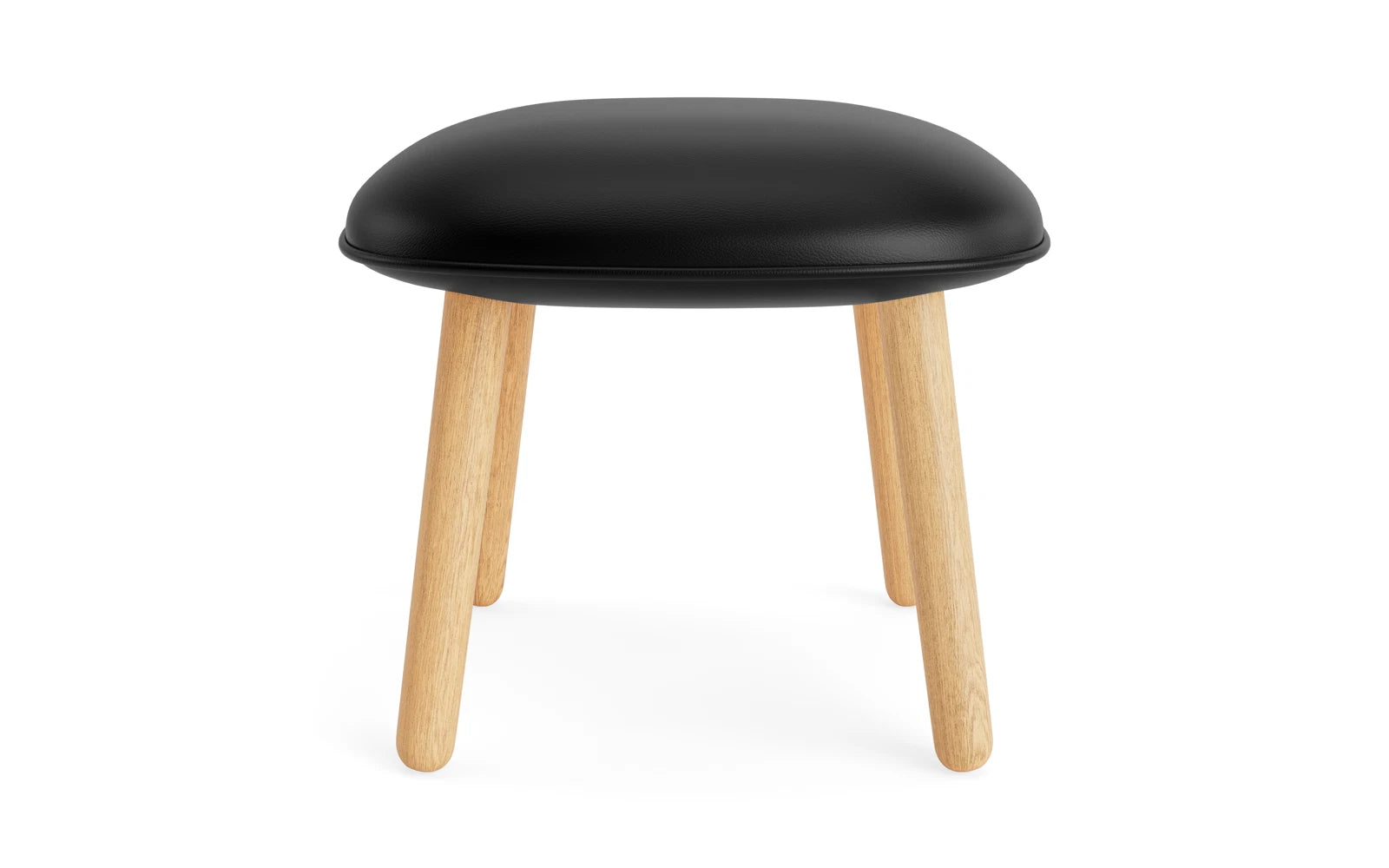 Stilvoller Fusshocker aus Eiche von Normann Copenhagen, perfekt für gemütliche Momente und modernes Interieur.
