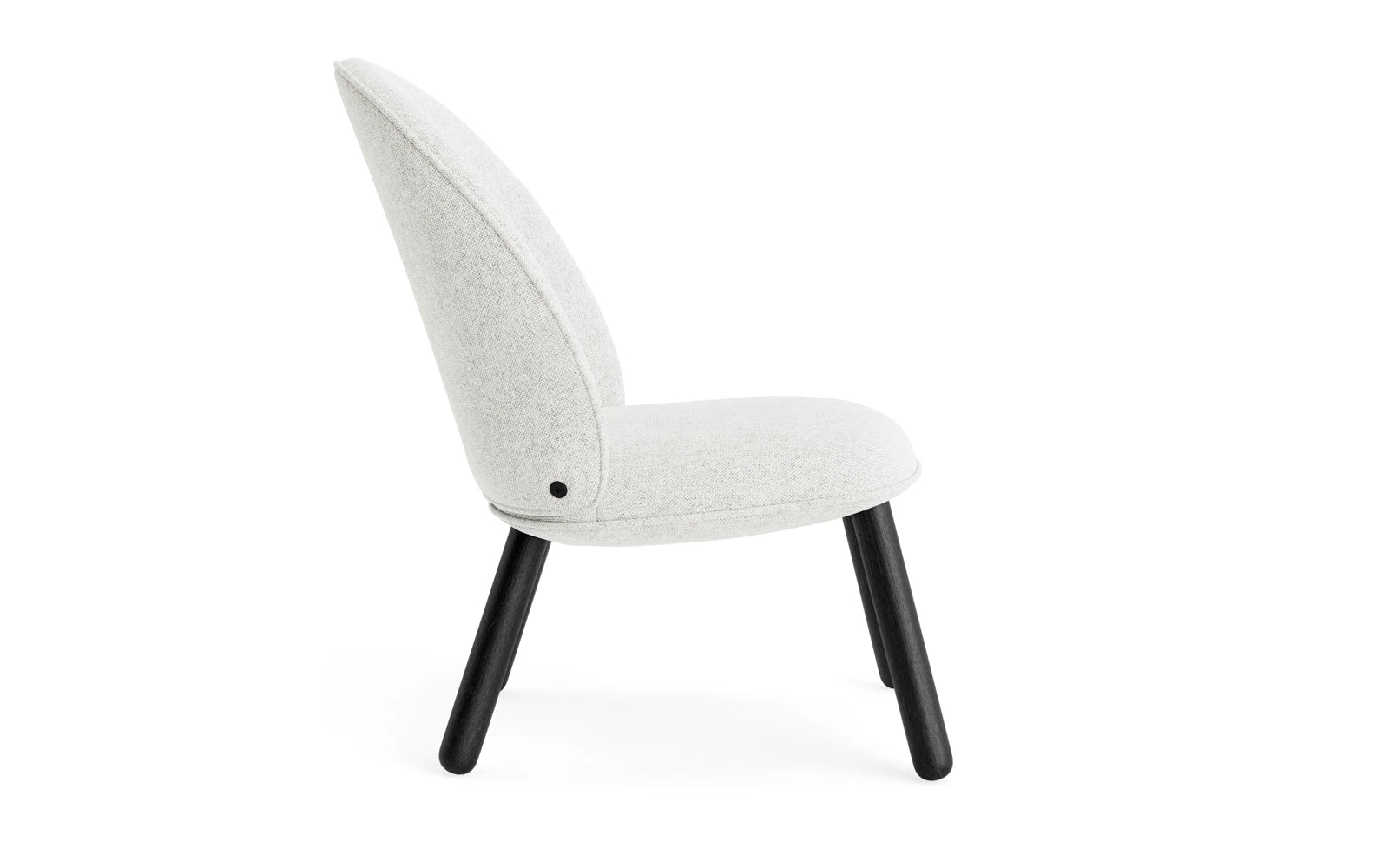 Moderner Ace Lounge-Sessel aus schwarzer Eiche mit Hallingdal-Bezug, perfekt für gemütliche Leseecken und stilvolle Inneneinrichtungen.