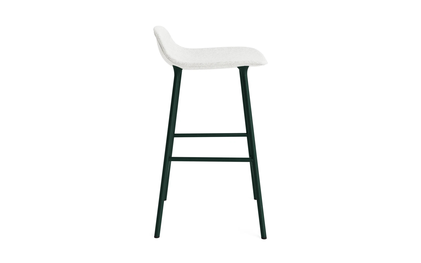 Stylischer Form Barstuhl mit 65 cm Höhe, gepolstert in grünem Hallingdal-Stoff und stabiler Stahlkonstruktion – perfekt für moderne Bars und Küchen.