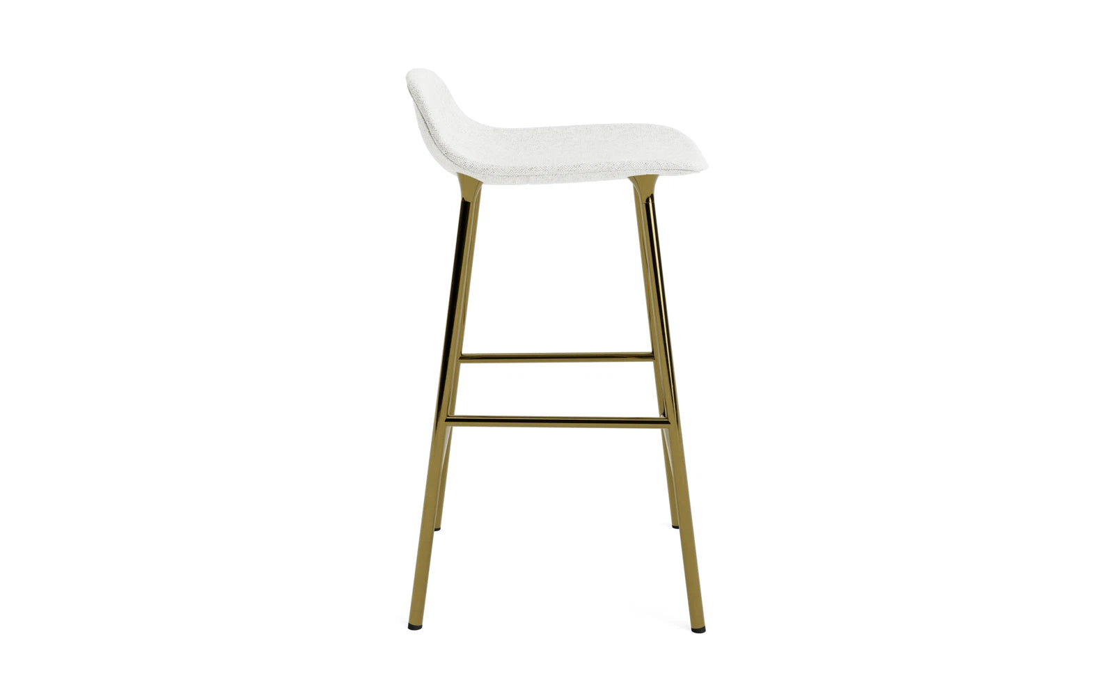 Stylischer Form Barstuhl mit 65 cm Höhe, gepolstert in hochwertigem Hallingdal-Material und edlem Messing-Finish von Normann Copenhagen.