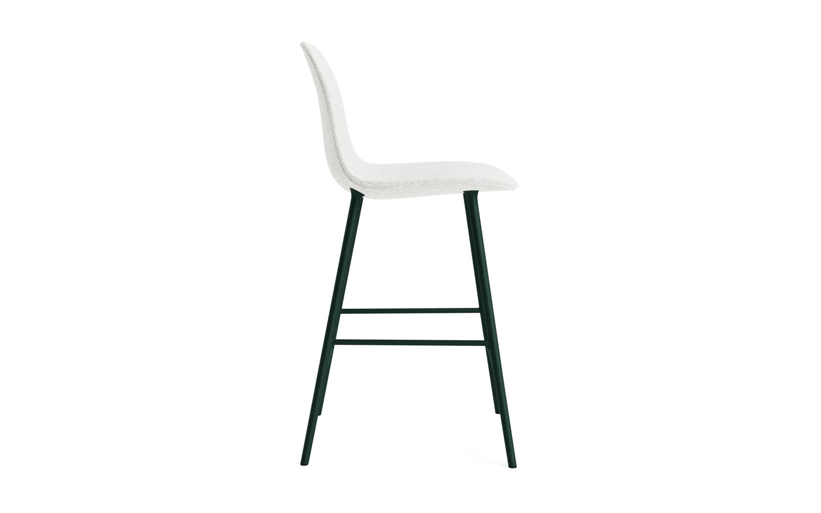 Eleganter Barstuhl mit 65 cm Sitzhöhe, gepolstert in grünem Hallingdal-Stoff und robuster Stahlbasis – ideal für moderne Wohnräume.