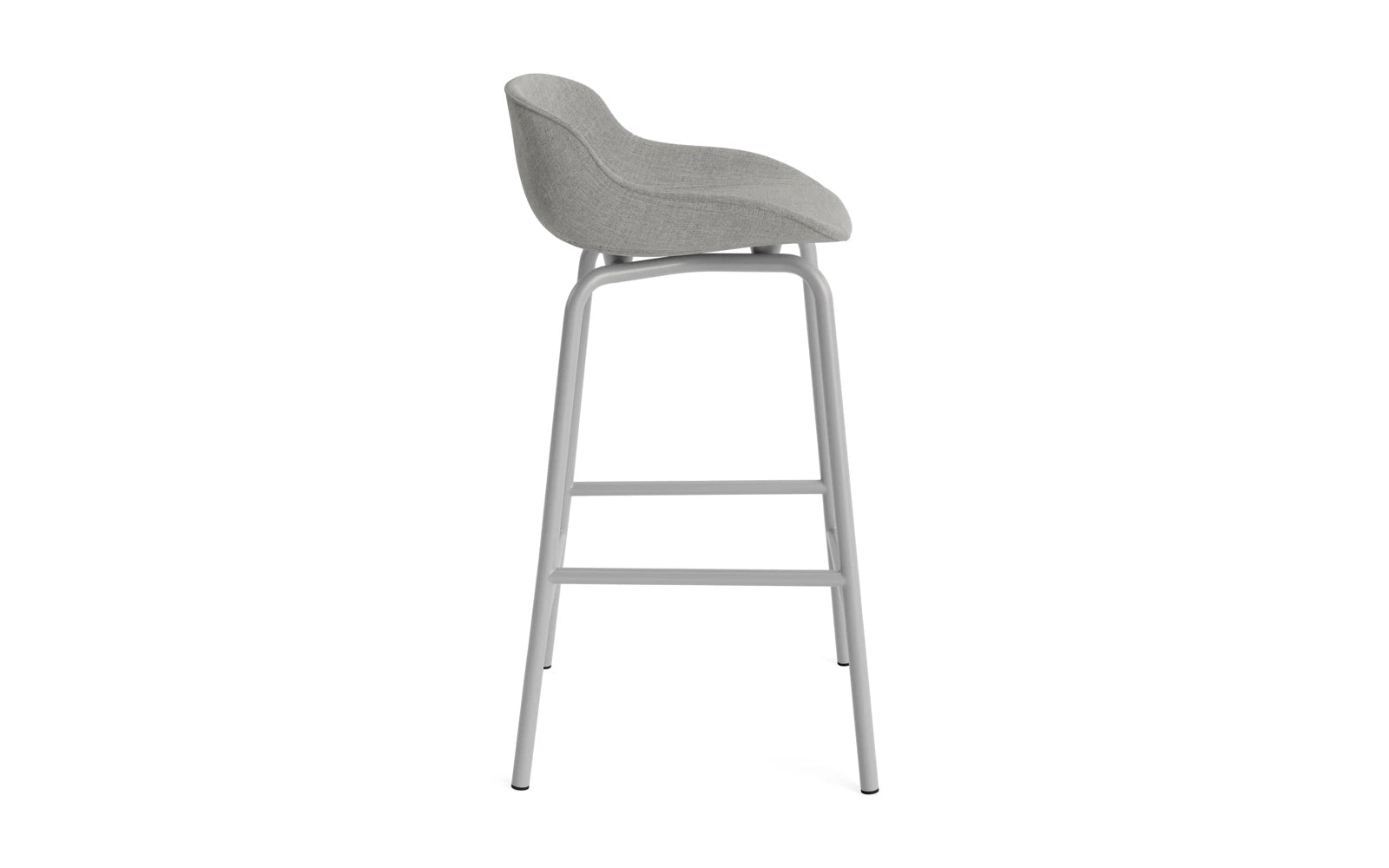Eleganter Hyg Barhocker von Normann Copenhagen, 65 cm hoch, mit komfortablem grauen Vollpolster und robuster Stahlbasis, perfekt für moderne Wohnräume.