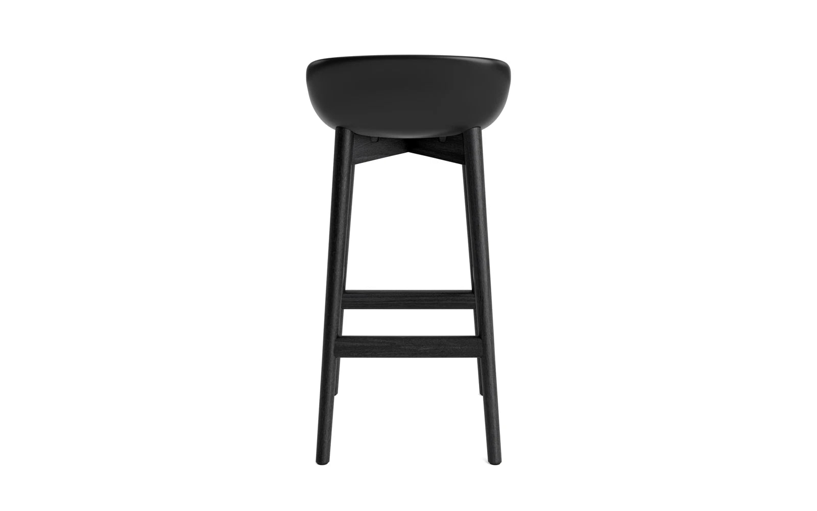 Entdecken Sie den stilvollen Hyg Barhocker von Normann Copenhagen, gefertigt aus schwarzer Eiche mit hochwertigem Hallingdal-Polster für höchsten Sitzkomfort.