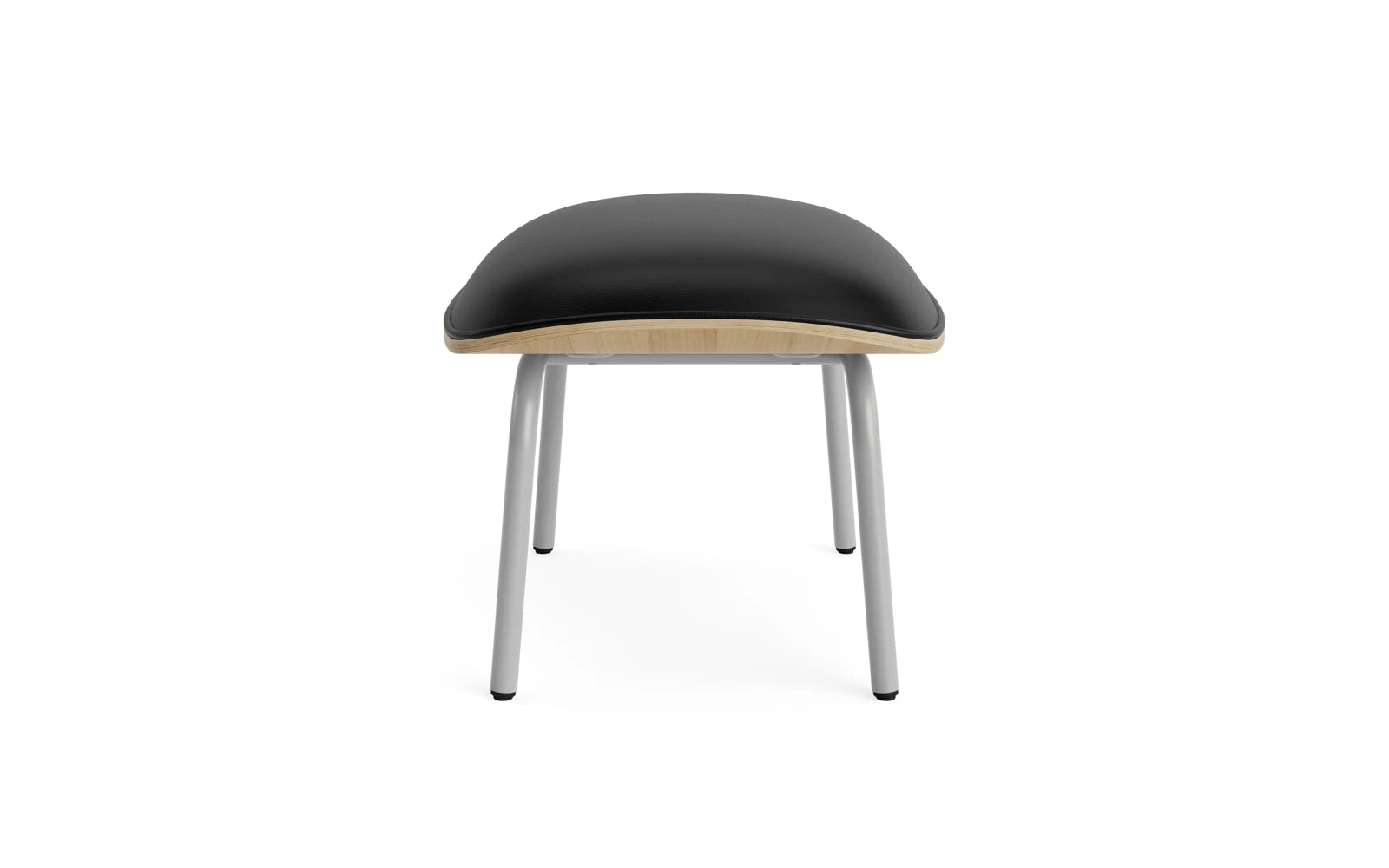 Erleben Sie den eleganten Pad Fusshocker von Normann Copenhagen aus grauem Stahl und Eiche/Ultra – die ideale Fußstütze für stilvolle Lounges.
