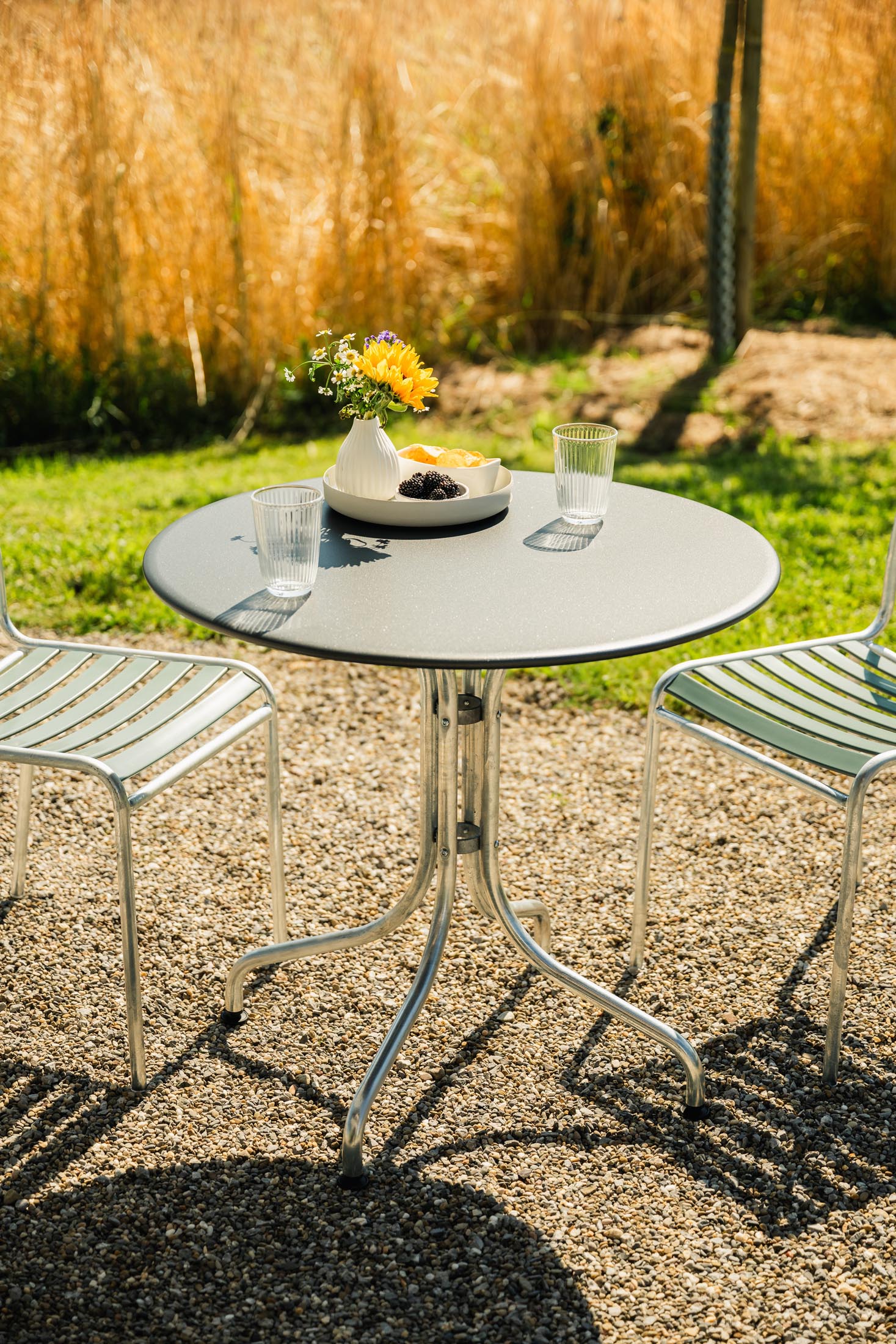 St. Moritz Metall-Gartentisch ø80 von Schaffner – stilvoller Tisch aus hochwertigem Metall, perfekt für entspannte Stunden im Freien, pflegeleicht und wetterbeständig.