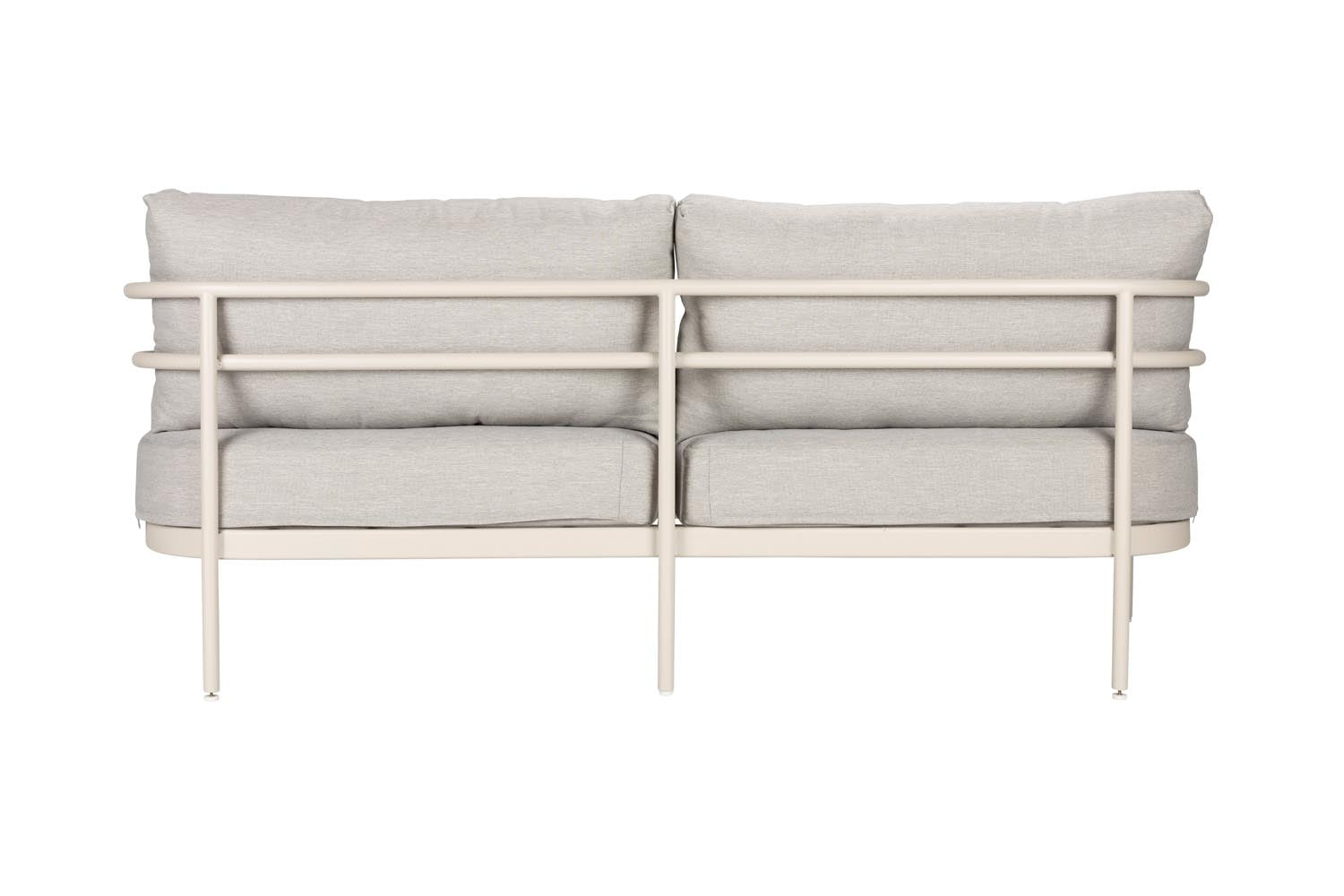 Das Vista Outdoor Set von Zuiver bietet stilvolles Design und Komfort für moderne Aussenbereiche.