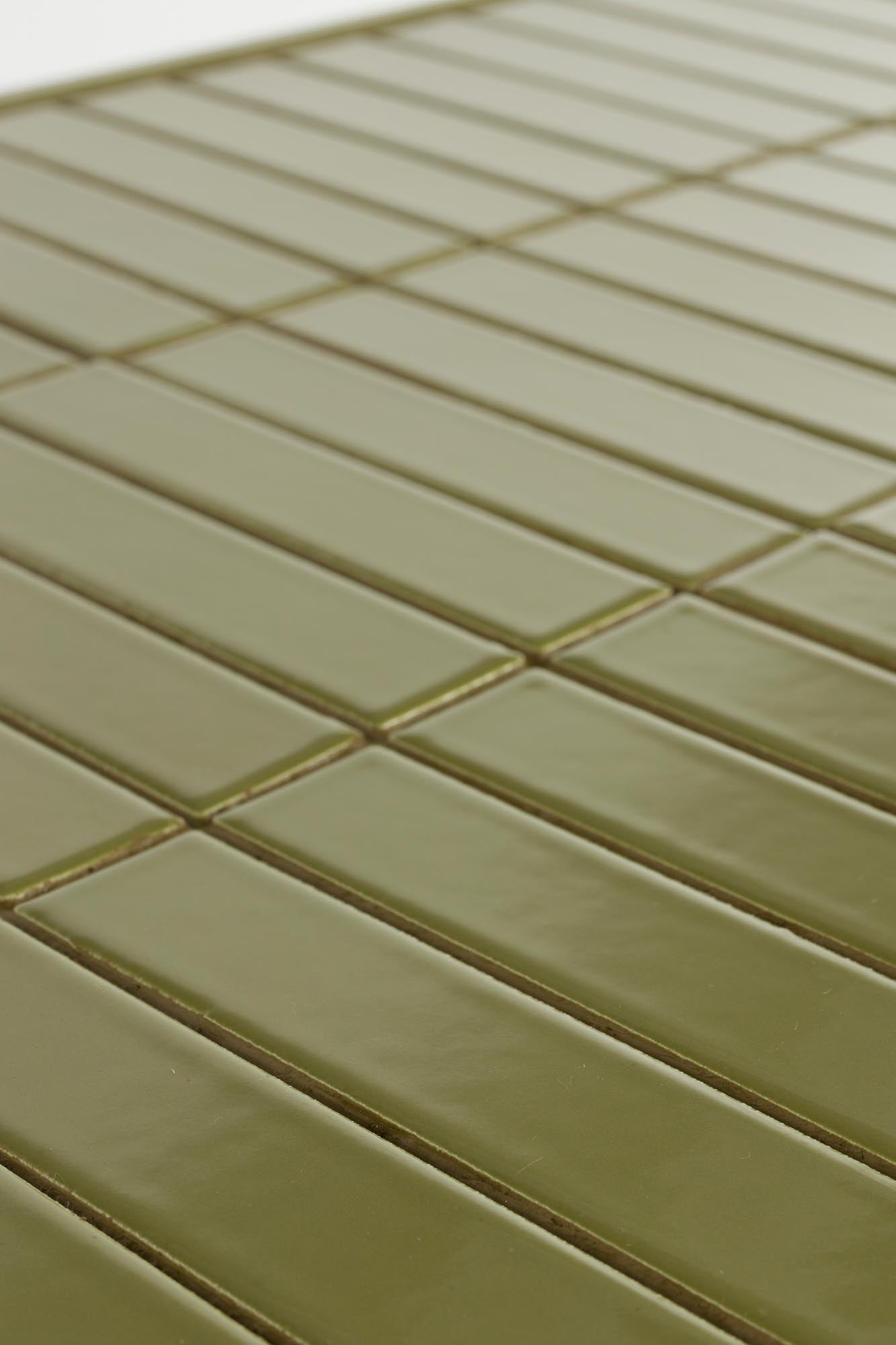 Eleganter Couchtisch Tiles von Zuiver, der stilvolle Akzente setzt und praktischen Stauraum bietet, perfekt für moderne Wohnräume.