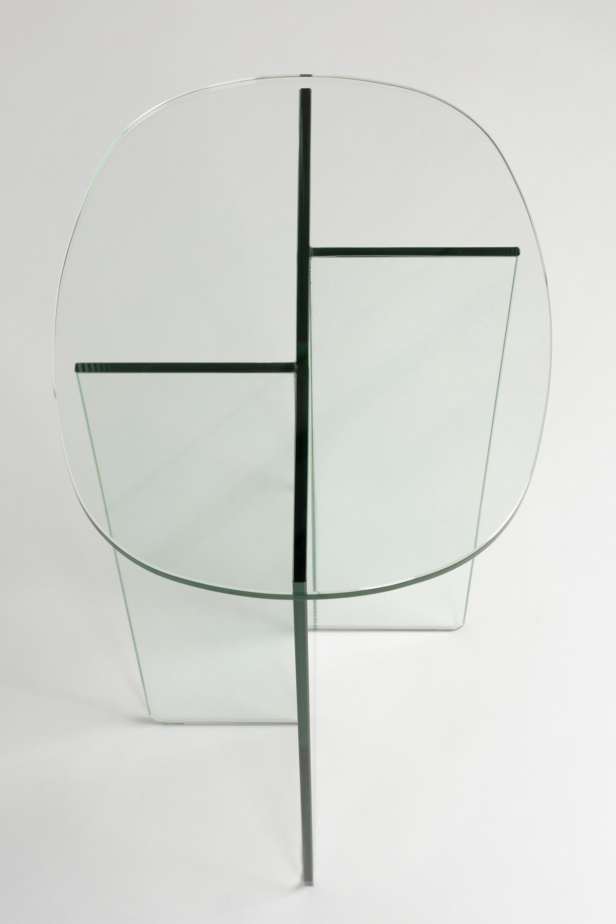 Moderner Beistelltisch Linea von Zuiver, der mit seiner klaren Form und dem schlichten Look jedem Raum eine elegante Note verleiht.