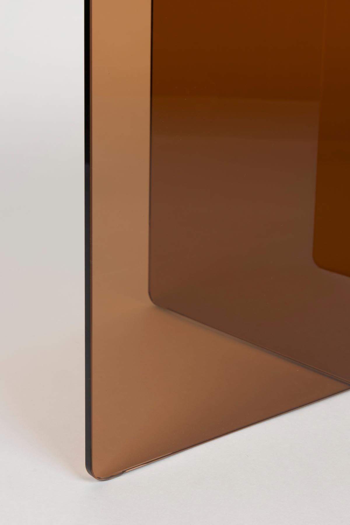 Moderner Couchtisch Linea von Zuiver, der durch seine harmonische Holzoptik und minimalistisches Design besticht und jeden Wohnraum aufwertet.