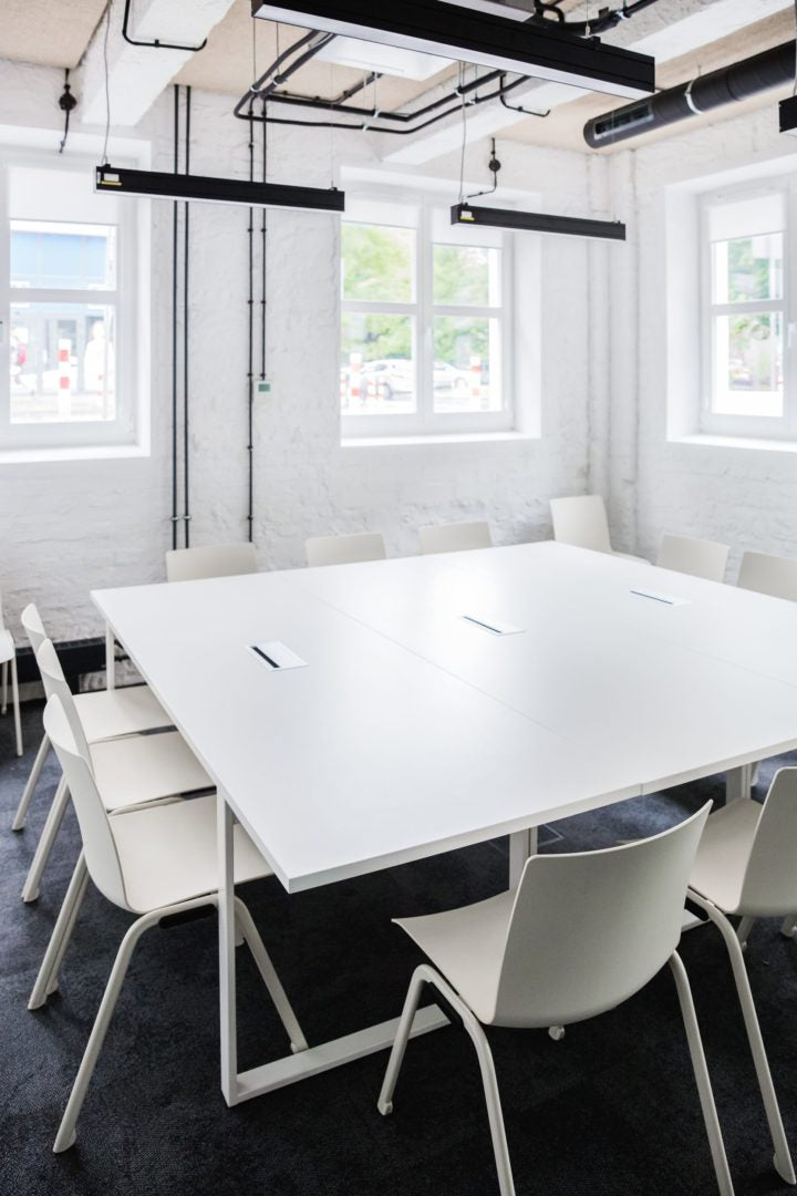 Ogi Q Bench BOQ34 - Doppelschreibtisch in Honigeiche präsentiert im Onlineshop von KAQTU Design AG. Schreibtisch ist von Mdd