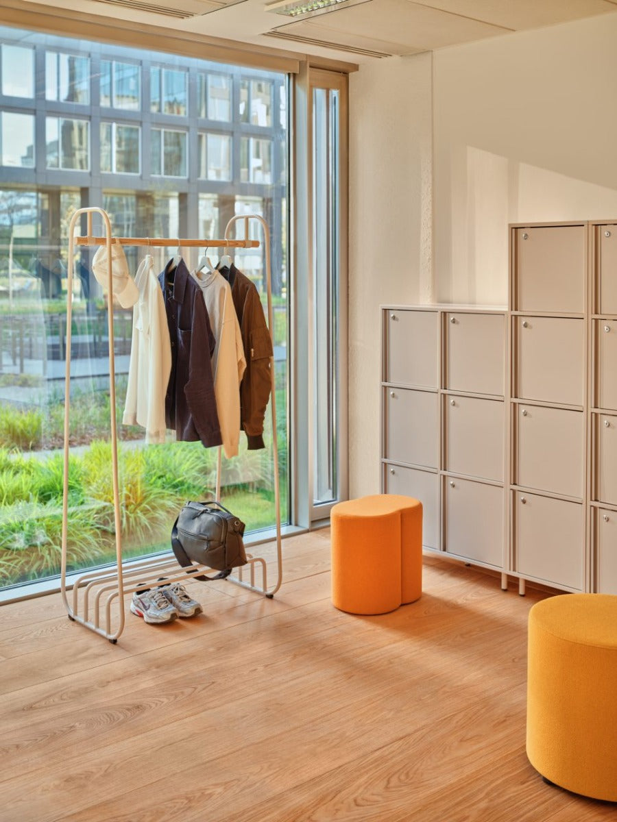Mix MX02 - Hocker in Gelb präsentiert im Onlineshop von KAQTU Design AG. Hocker ist von Mdd