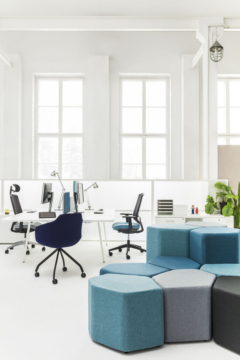 Bazalto BPN1 - Hocker in präsentiert im Onlineshop von KAQTU Design AG. Hocker ist von Mdd