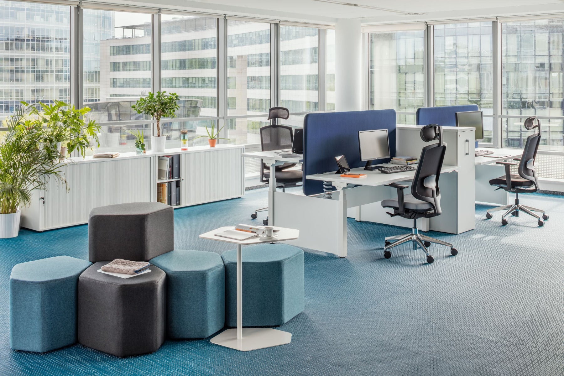Bazalto BPN1 - Hocker in präsentiert im Onlineshop von KAQTU Design AG. Hocker ist von Mdd