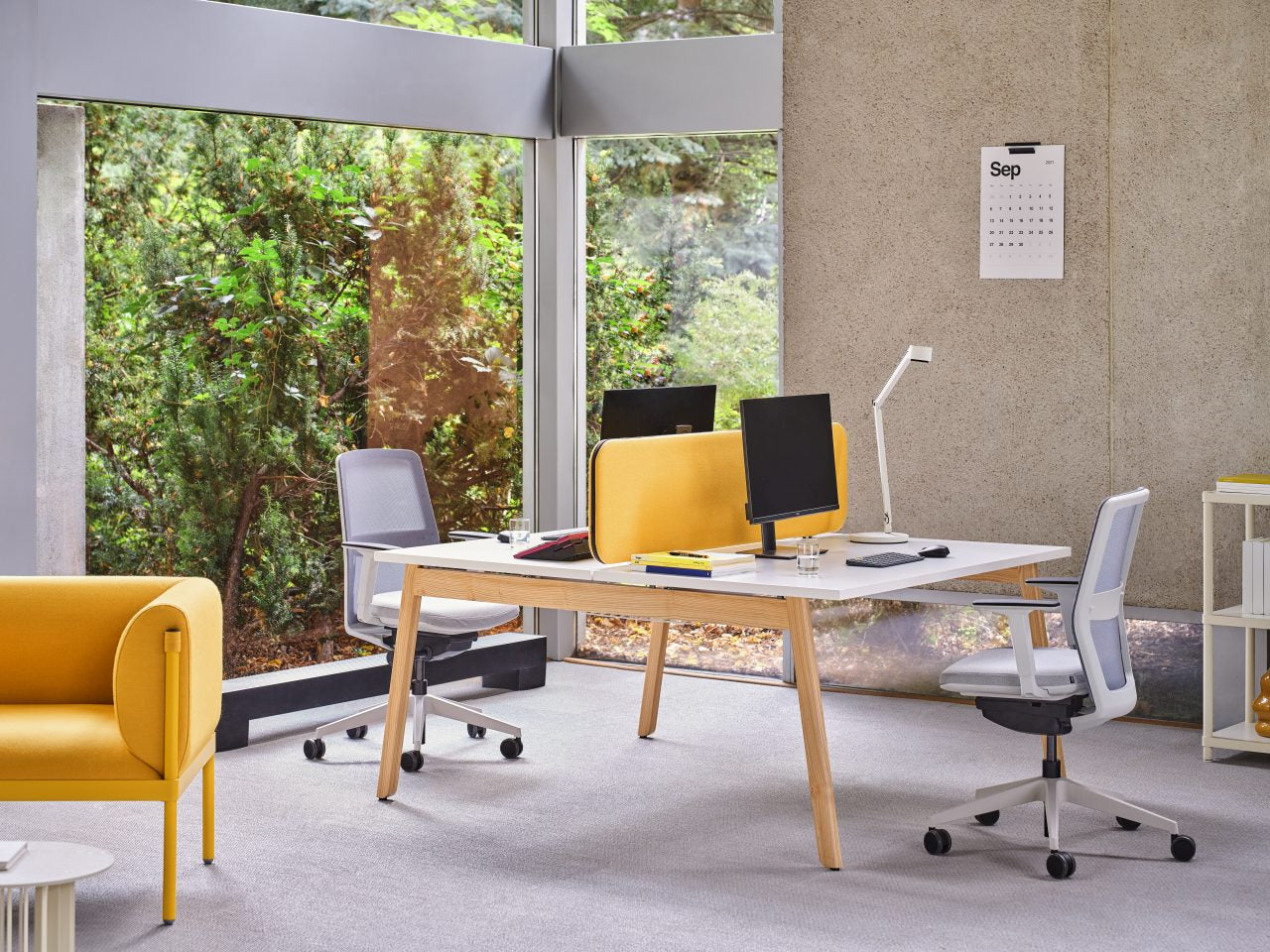 Ogi B Bench BOB460E3 - Doppelschreibtisch in Weiss Pastell präsentiert im Onlineshop von KAQTU Design AG. Schreibtisch ist von Mdd