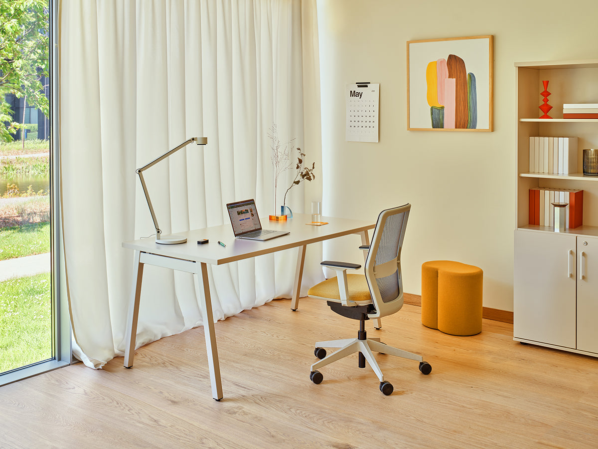 Evo EV01 - Bürostuhl Mesh-Rückenlehne in Orange präsentiert im Onlineshop von KAQTU Design AG. Bürostuhl ist von Mdd