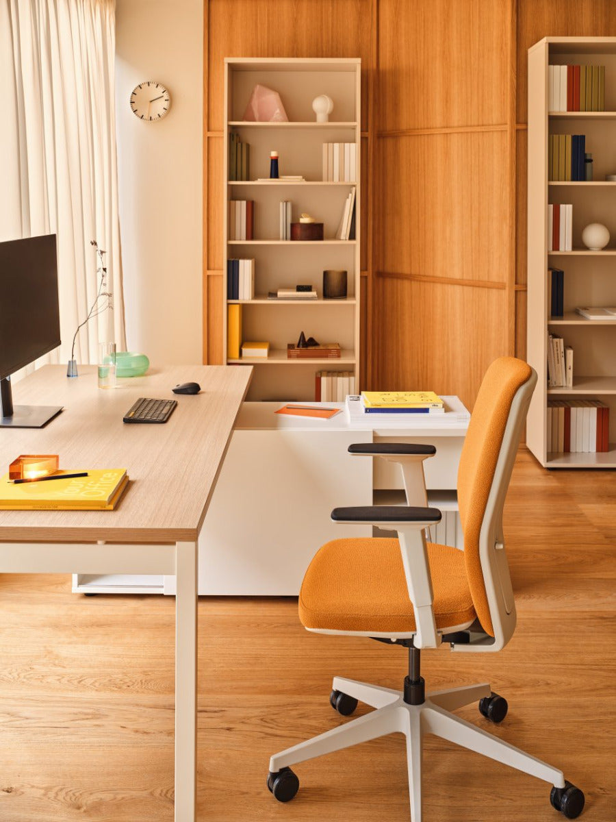 Ogi Y BOYL20 - Schreibtisch mit Schrank in präsentiert im Onlineshop von KAQTU Design AG. Schreibtisch ist von Mdd