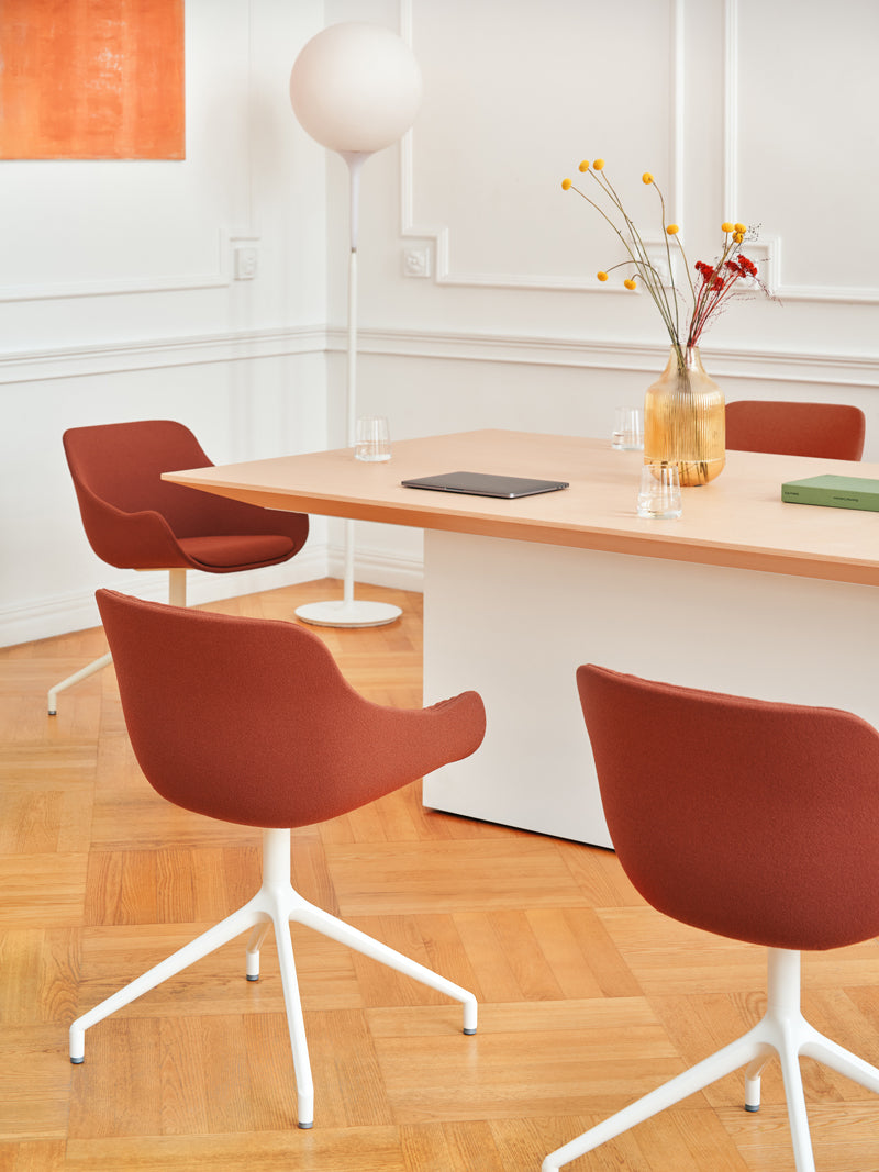Baltic Classic BL4P19K - Stuhl Drehbasis in Blau präsentiert im Onlineshop von KAQTU Design AG. Drehstuhl ist von Mdd