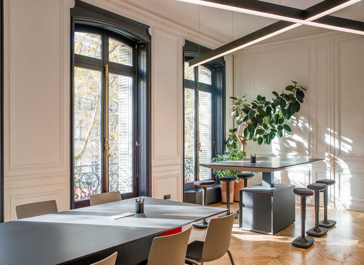 Gravity GAV7 - Chefzimmer-tisch in Furnier Amerkian. Nussbaum präsentiert im Onlineshop von KAQTU Design AG. Schreibtisch ist von Mdd