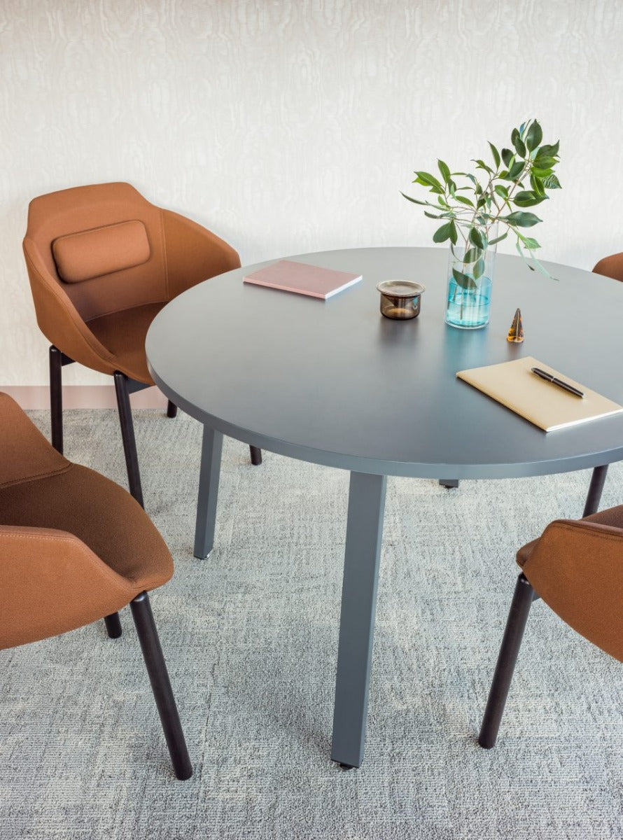 Ogi A PLF10 - Kaffeetisch in Honigeiche präsentiert im Onlineshop von KAQTU Design AG. Esstisch ist von Mdd