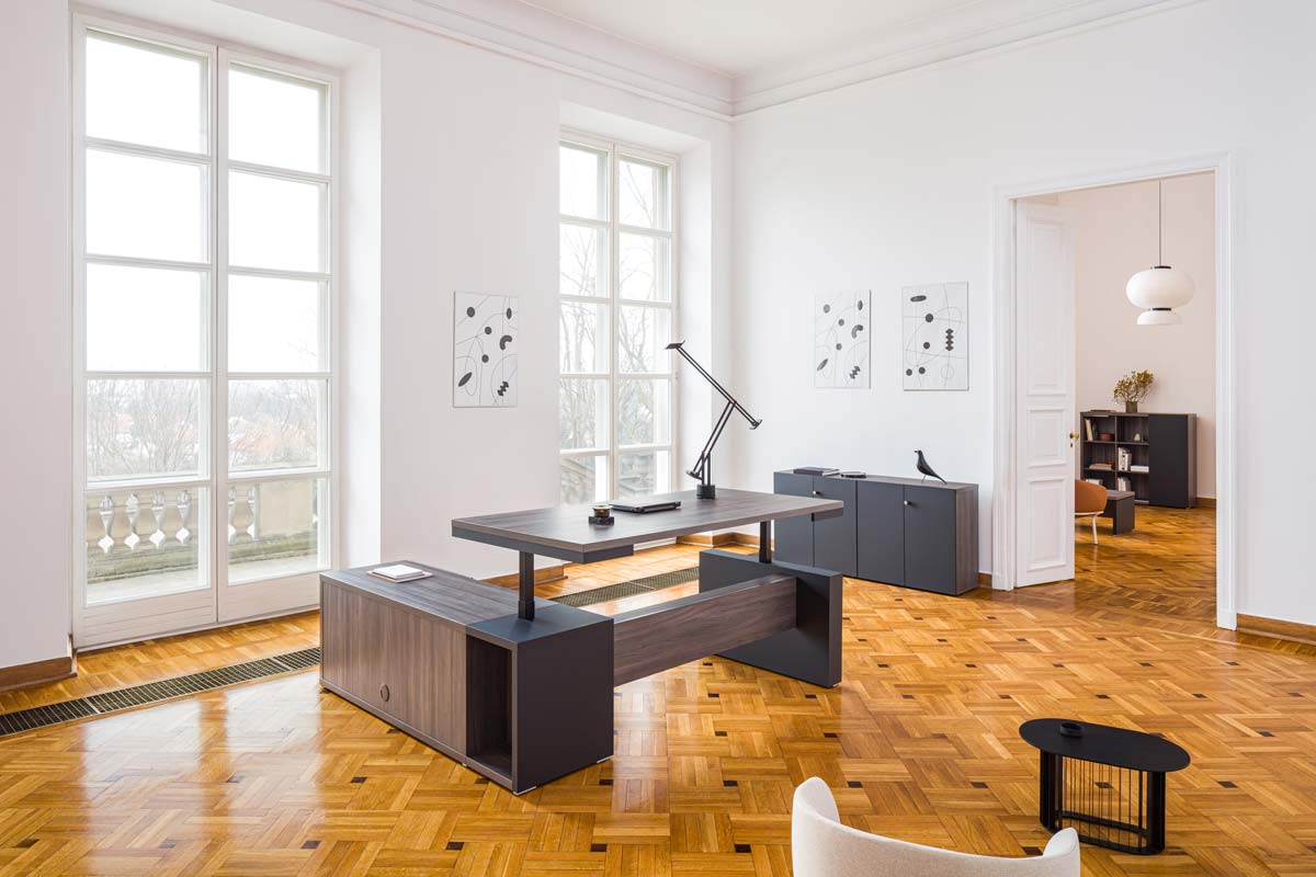 Mito MIT32 - Schrank in Schwarz präsentiert im Onlineshop von KAQTU Design AG. Büroschrank ist von Mdd