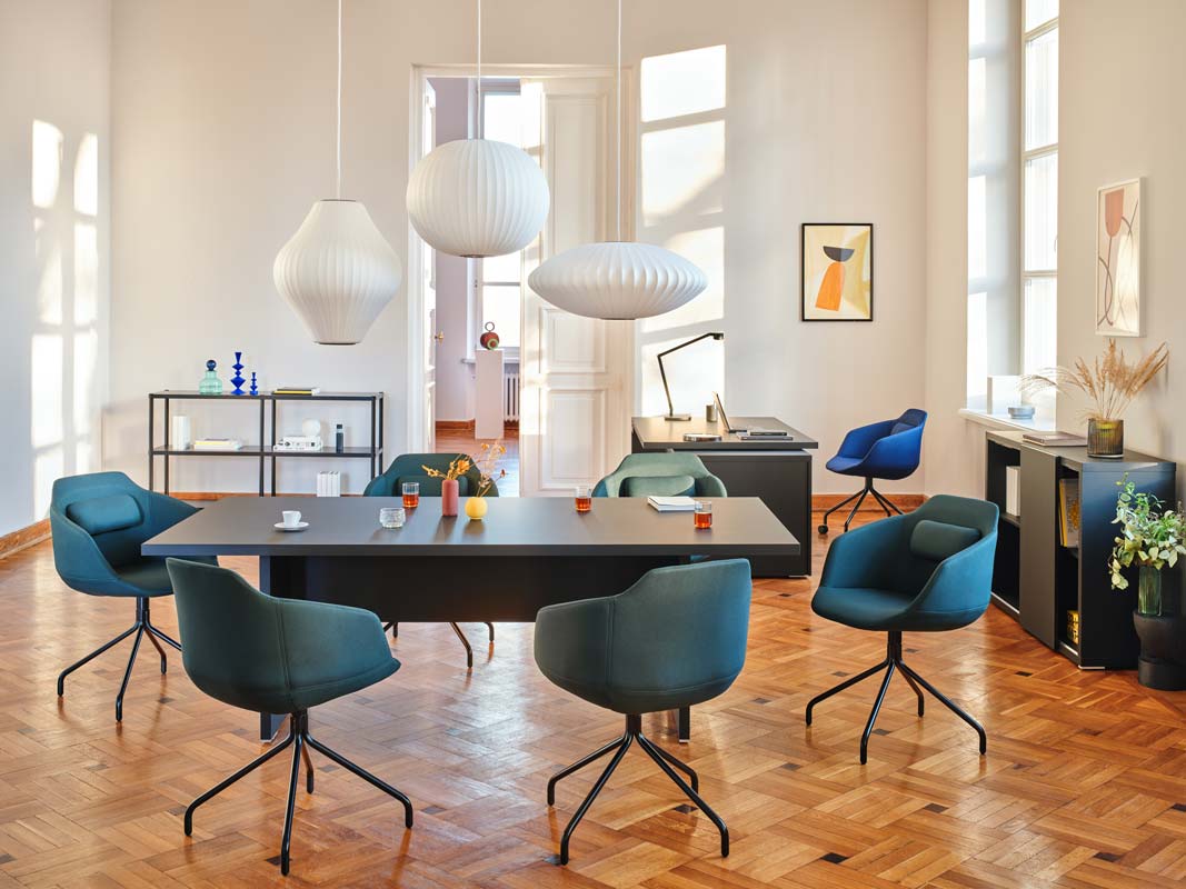 Mito MIT5 - Chefzimmerschrank in Bernsteineiche präsentiert im Onlineshop von KAQTU Design AG. Büroschrank ist von Mdd