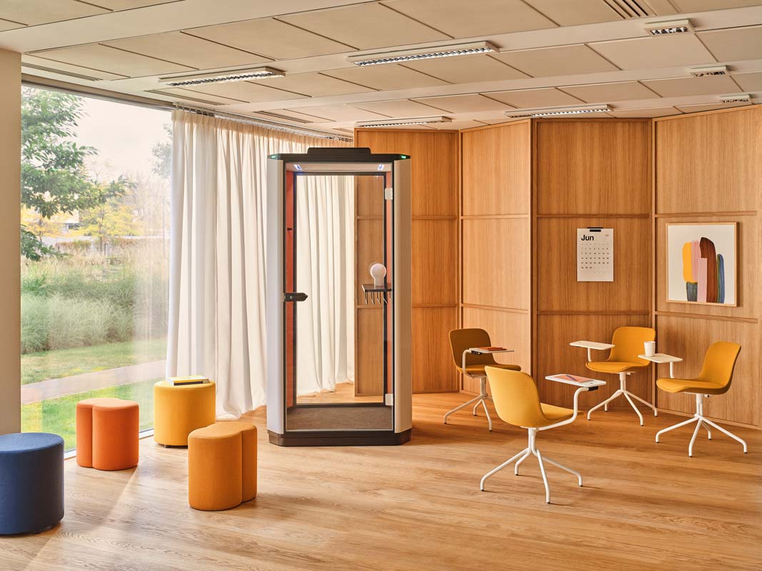 Mix MX01K - Hocker in Gelb präsentiert im Onlineshop von KAQTU Design AG. Hocker ist von Mdd