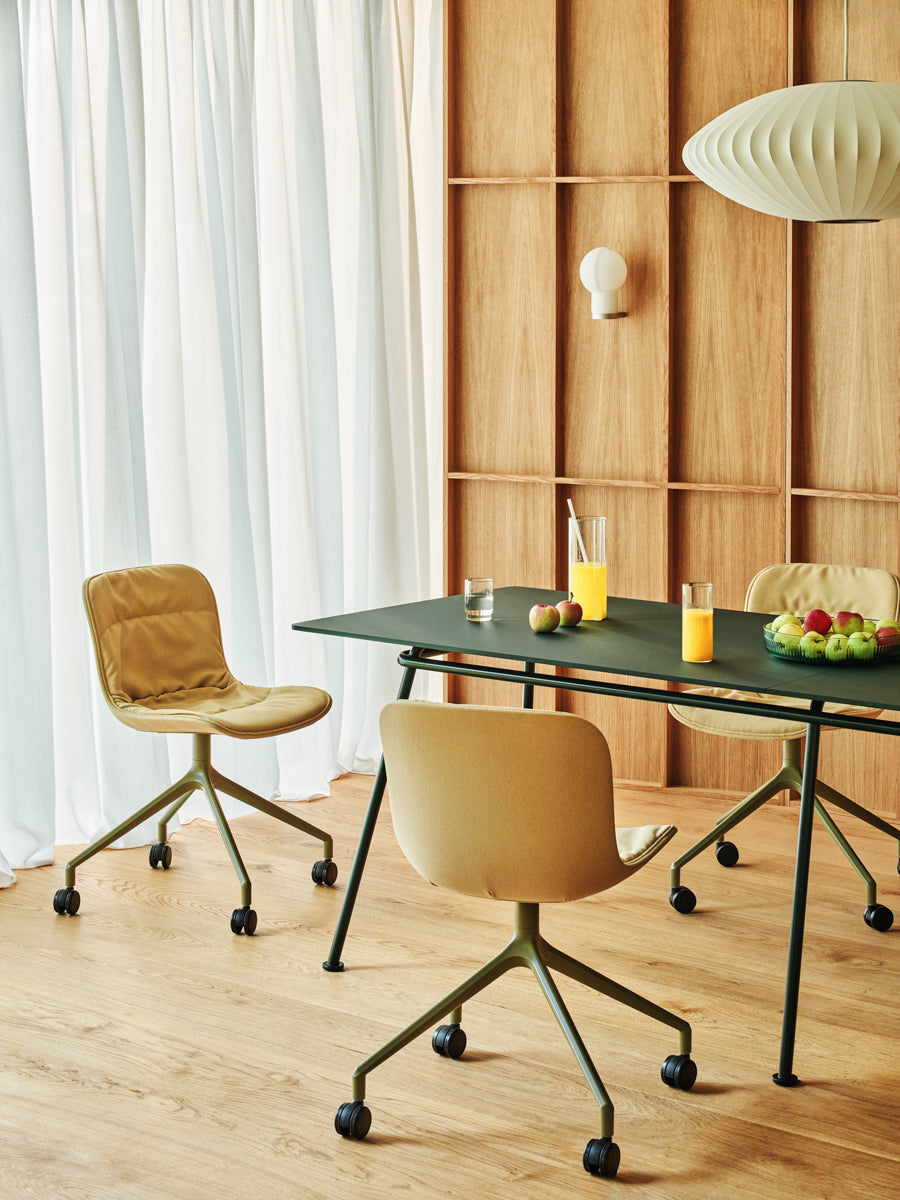 New School NS828 - Gruppentisch in Grün präsentiert im Onlineshop von KAQTU Design AG. Konferenztisch ist von Mdd