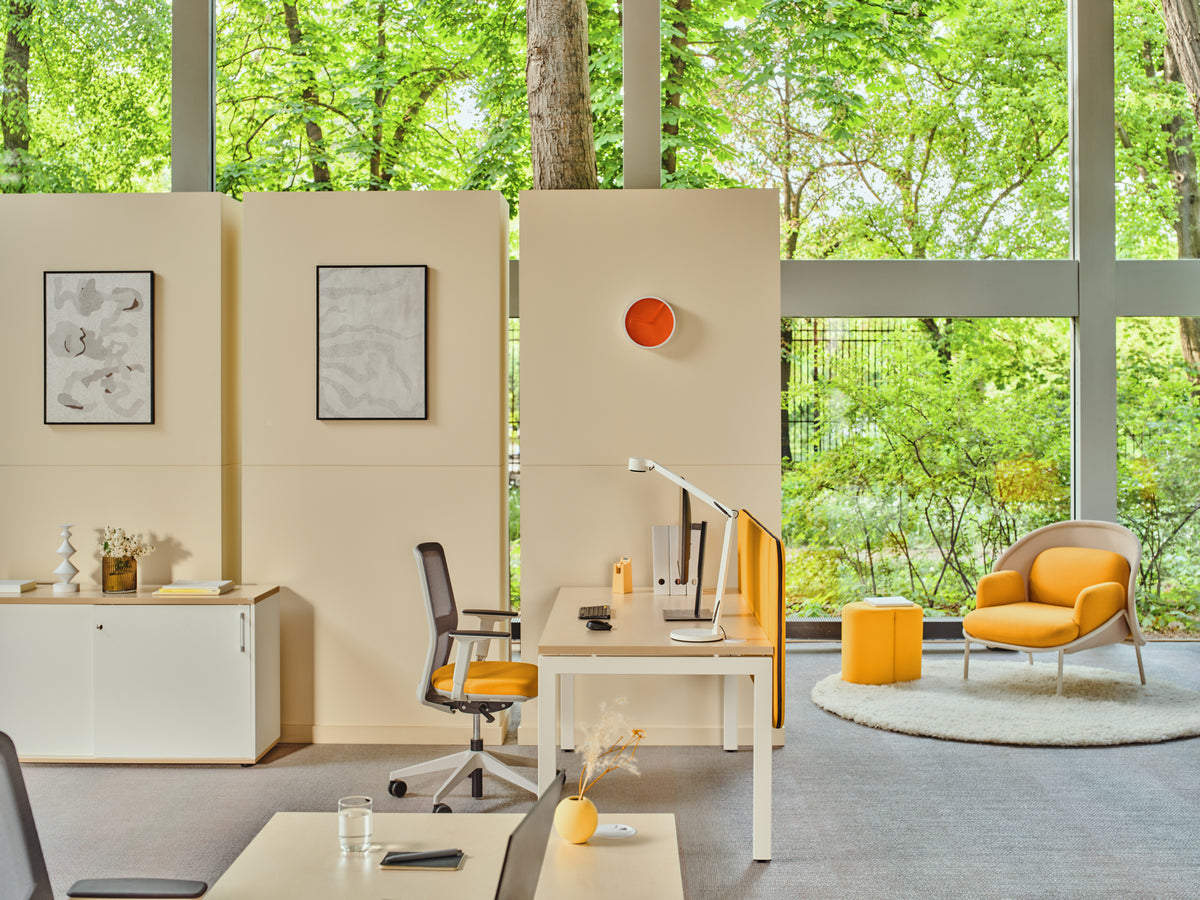 Ogi U BOU30E3 - Schreibtisch in Honigeiche präsentiert im Onlineshop von KAQTU Design AG. Schreibtisch ist von Mdd