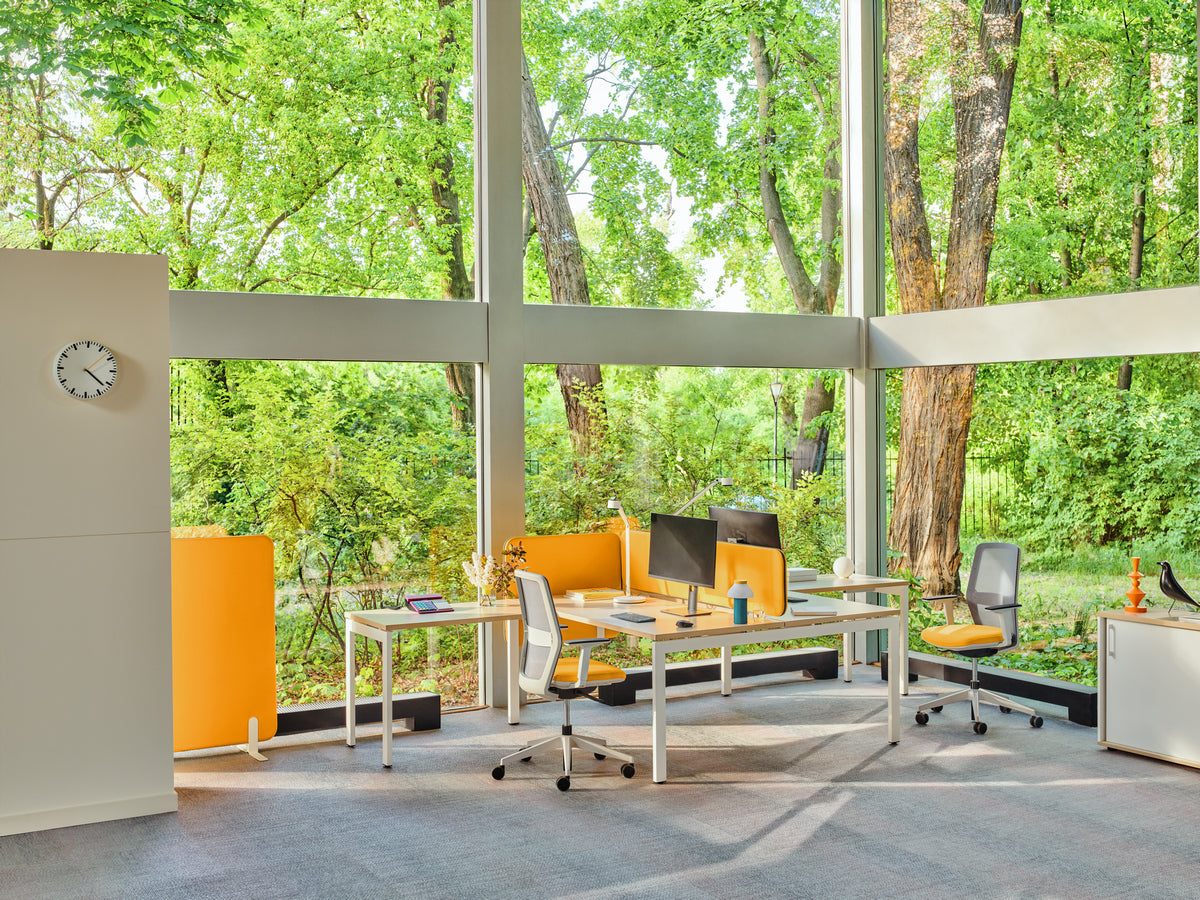 Ogi U Bench BOU48 - Doppelschreibtisch in Honigeiche präsentiert im Onlineshop von KAQTU Design AG. Schreibtisch ist von Mdd