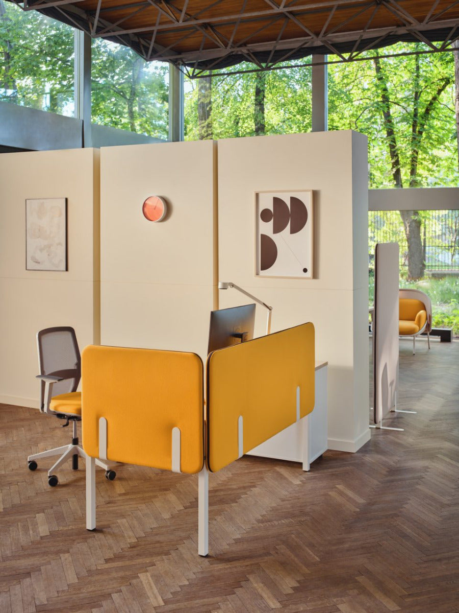 Ogi Y BOY18 - Schreibtisch in Honigeiche präsentiert im Onlineshop von KAQTU Design AG. Schreibtisch ist von Mdd