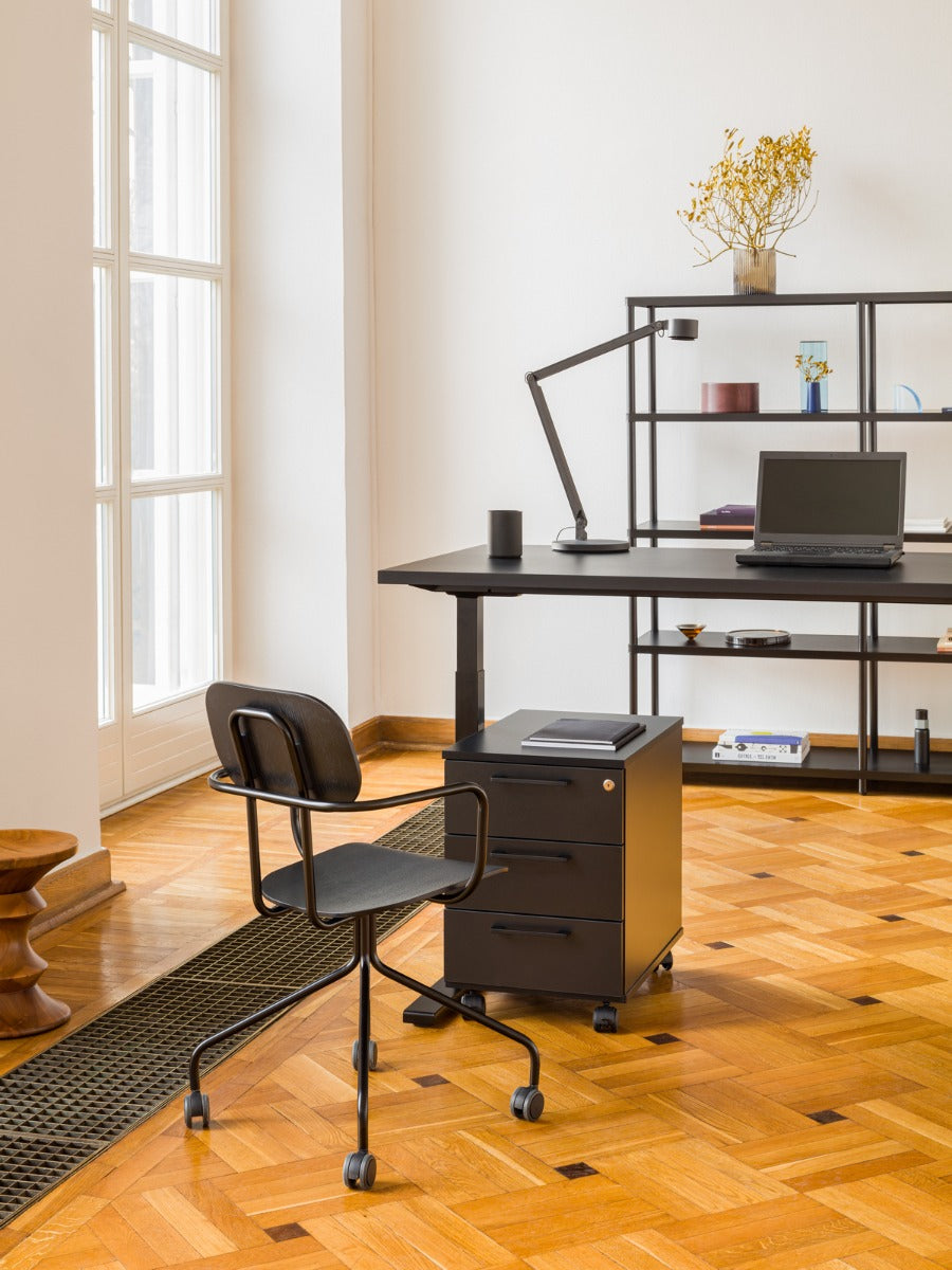 Ogi Drive BODKZ707 - Schreibtisch elektrisch höhenverstellbar, zweimotoriges Gestell in Honigeiche präsentiert im Onlineshop von KAQTU Design AG. Schreibtisch ist von Mdd