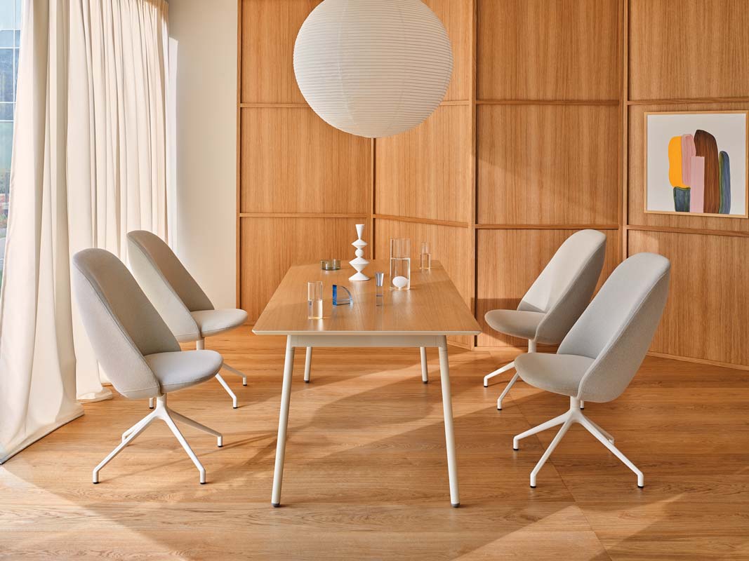 Paralel PR1P19K - Konferenzsessel mit Drehgestell in Ziegelrot präsentiert im Onlineshop von KAQTU Design AG. Drehsessel ist von Mdd
