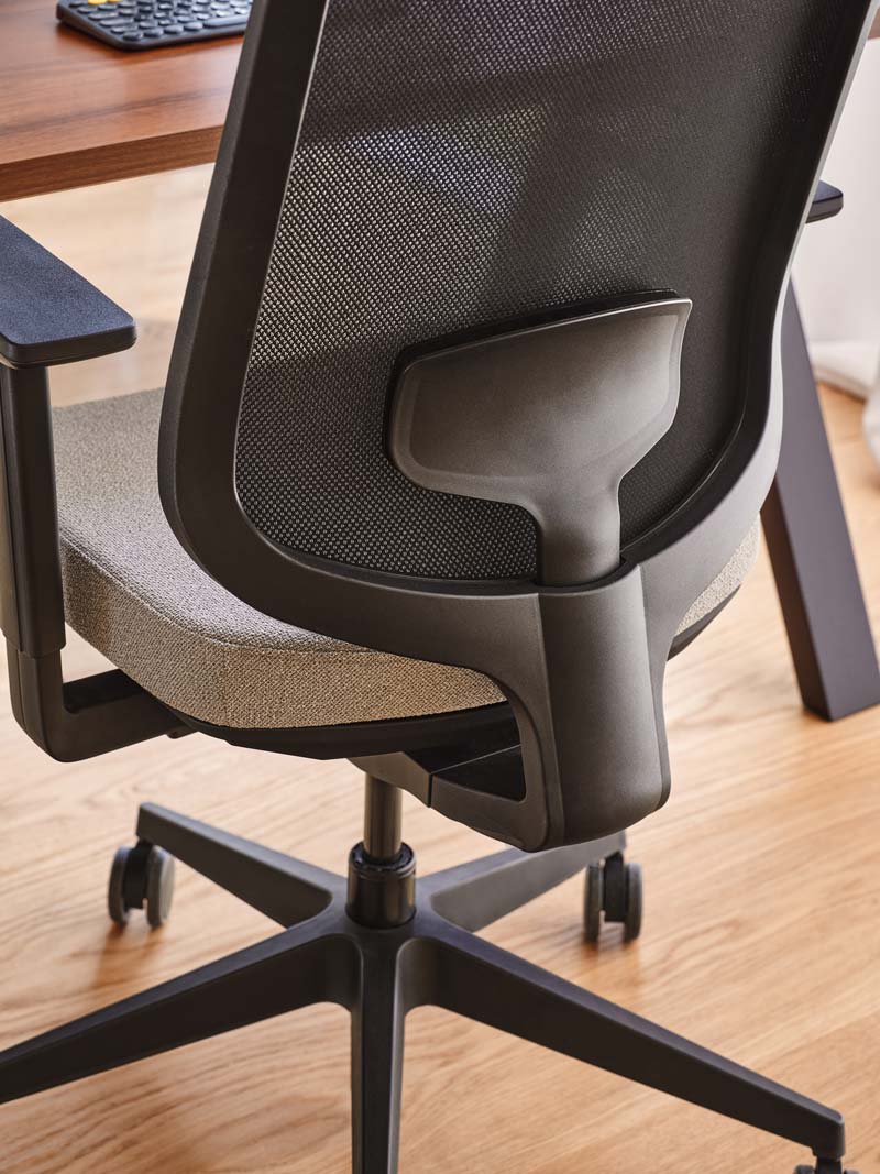 Sava SAVA - Bürostuhl in präsentiert im Onlineshop von KAQTU Design AG. Bürostuhl ist von Mdd