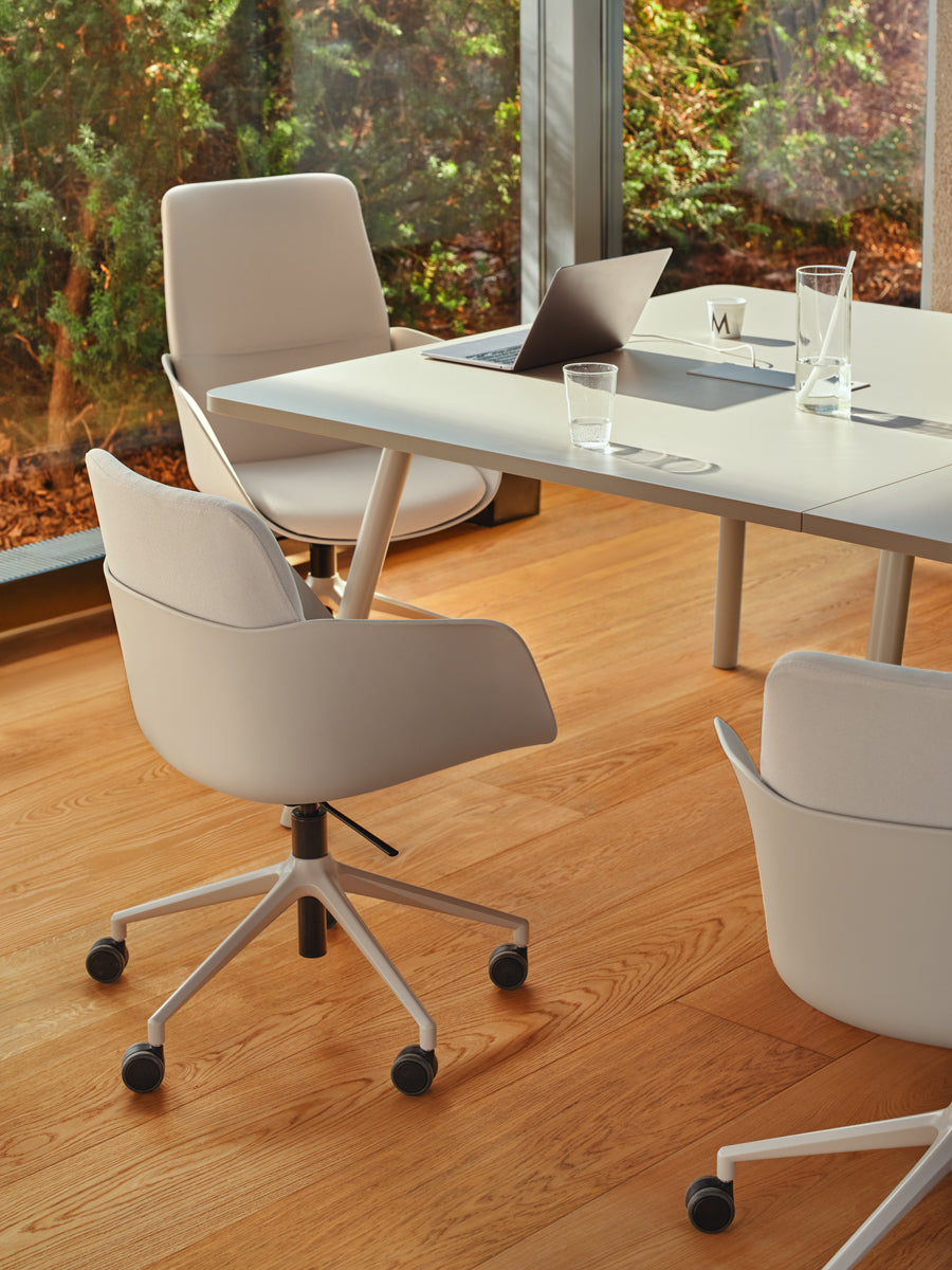 Echo ETM1224R - Tisch in Honigeiche präsentiert im Onlineshop von KAQTU Design AG. Esstisch ist von Mdd