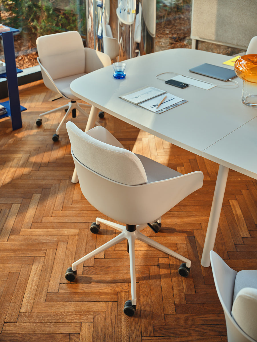 Echo ETM1024R - Tisch in Honigeiche präsentiert im Onlineshop von KAQTU Design AG. Esstisch ist von Mdd