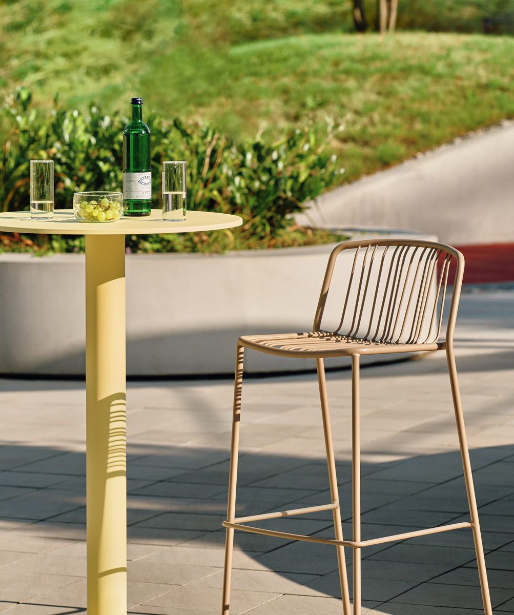 Bolt OSTK611 - Hochtisch in Türkis präsentiert im Onlineshop von KAQTU Design AG. Hochtisch Outdoor ist von Mdd