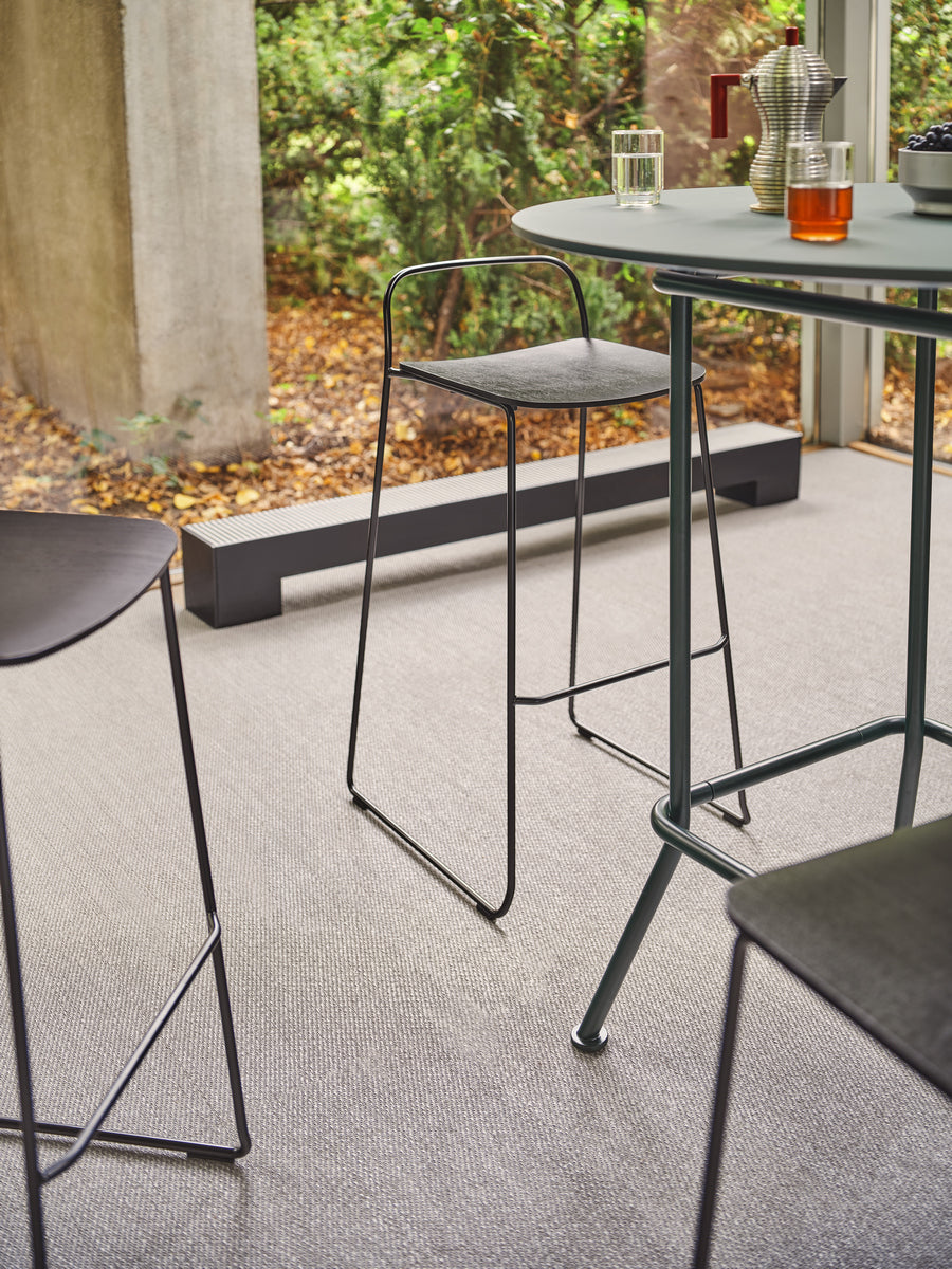 Afi AF06 - Barhocker in Eiche Natur präsentiert im Onlineshop von KAQTU Design AG. Barhocker ist von Mdd